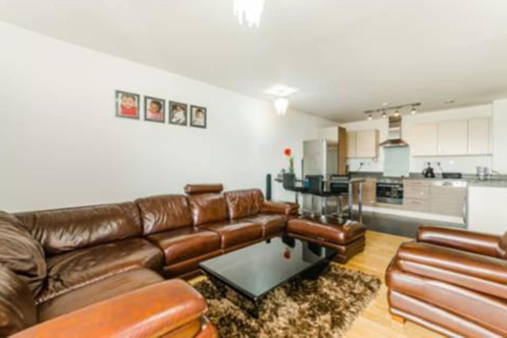 Luxury 2 bedroom apartment in Central London with free Parking