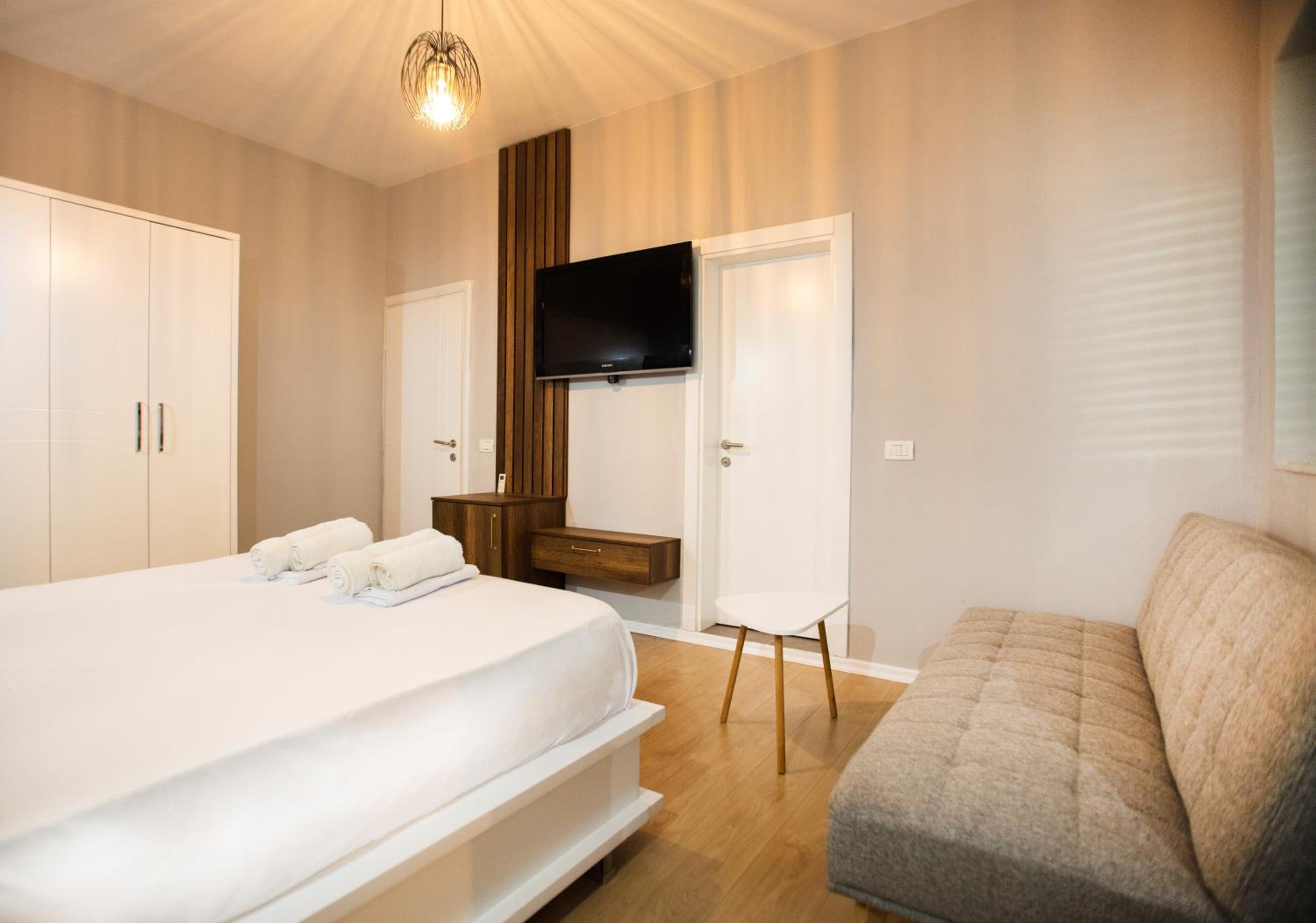 Blloku 4BR Duplex w BBQ Terrace - Central Tirana