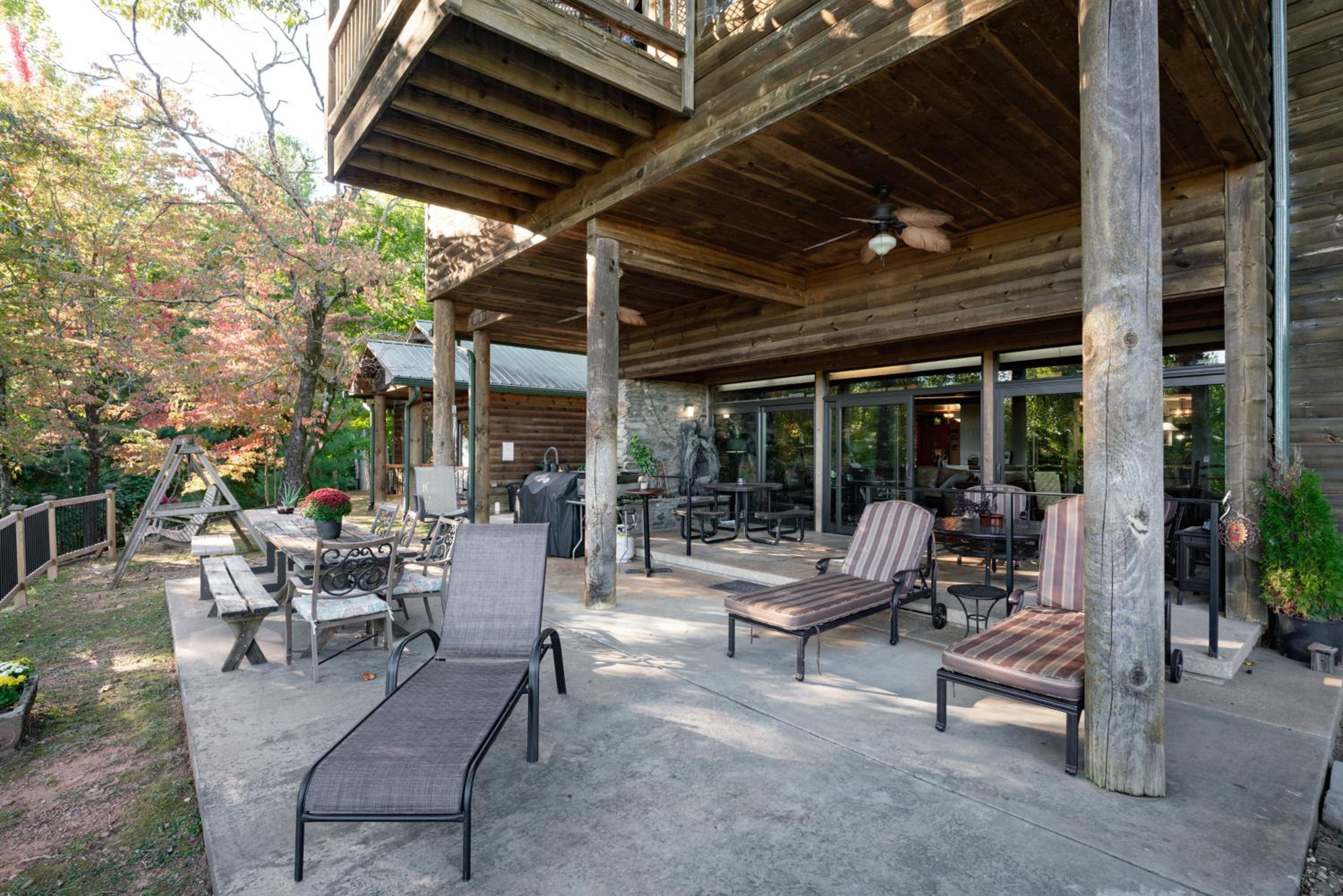 Mountain View Lodge Helen! Luxury Retreat in Downtown Helen! view 5