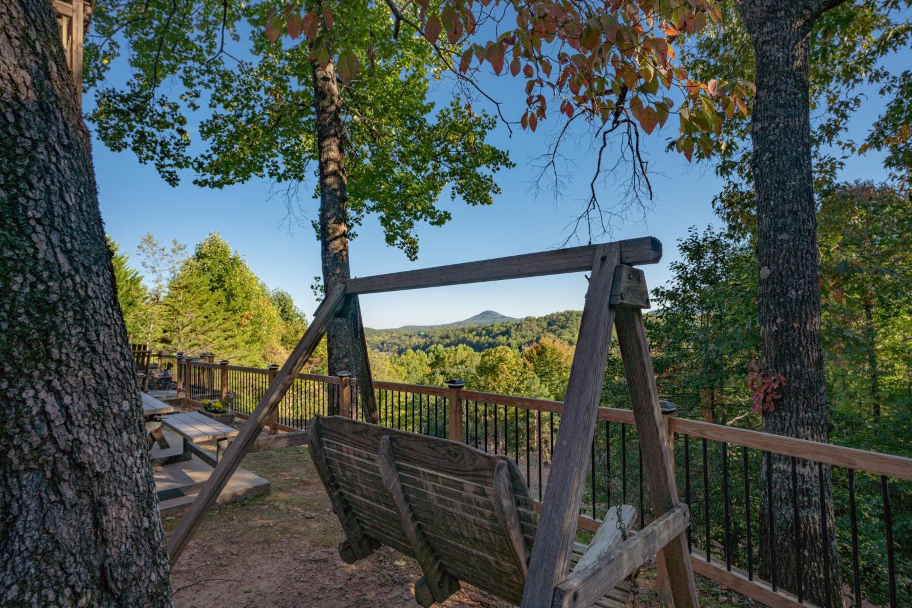Mountain View Lodge Helen! Luxury Retreat in Downtown Helen! view 4
