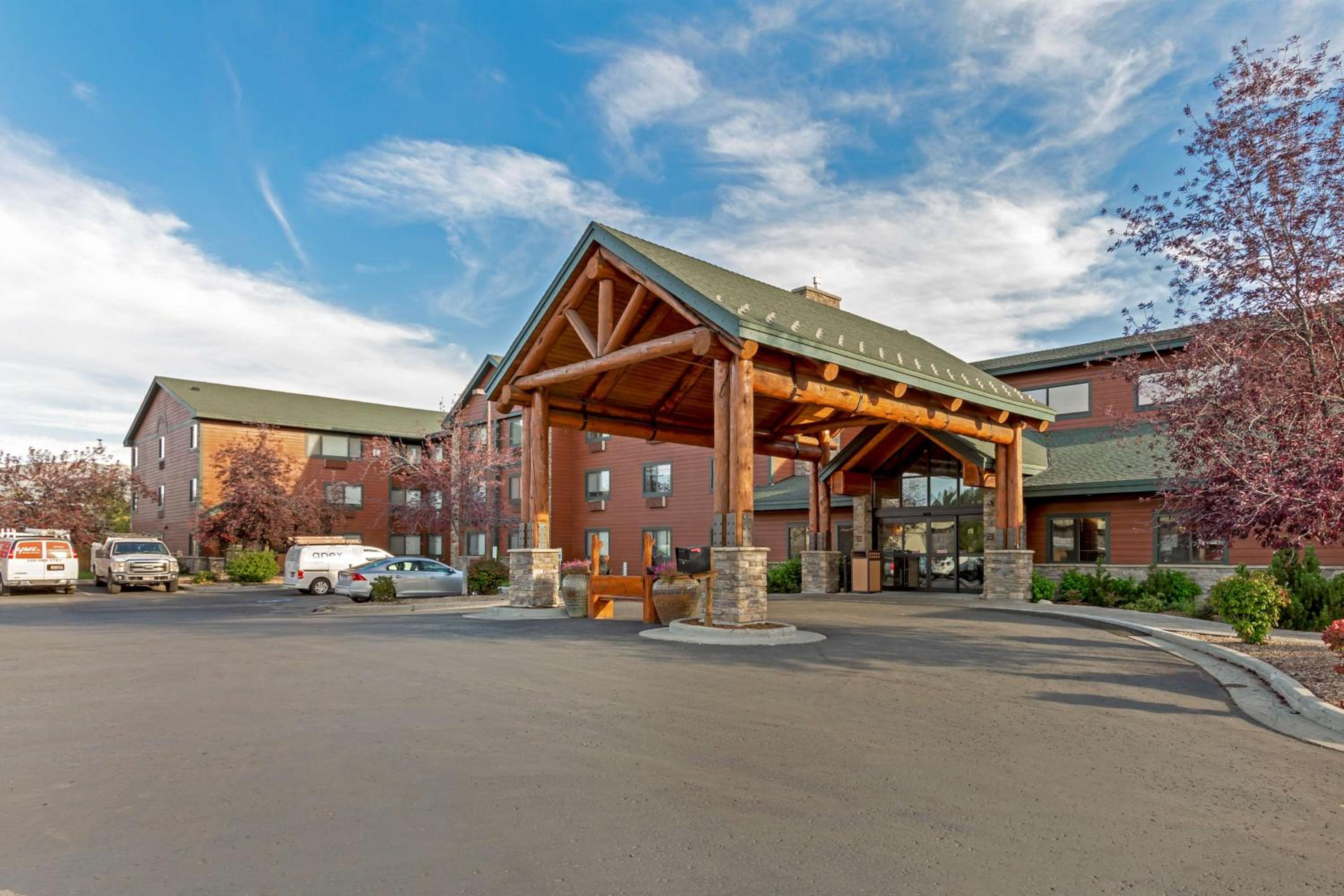 Mccall Vacations - Best Western Plus McCall Lodge and Suites - Property Image 1