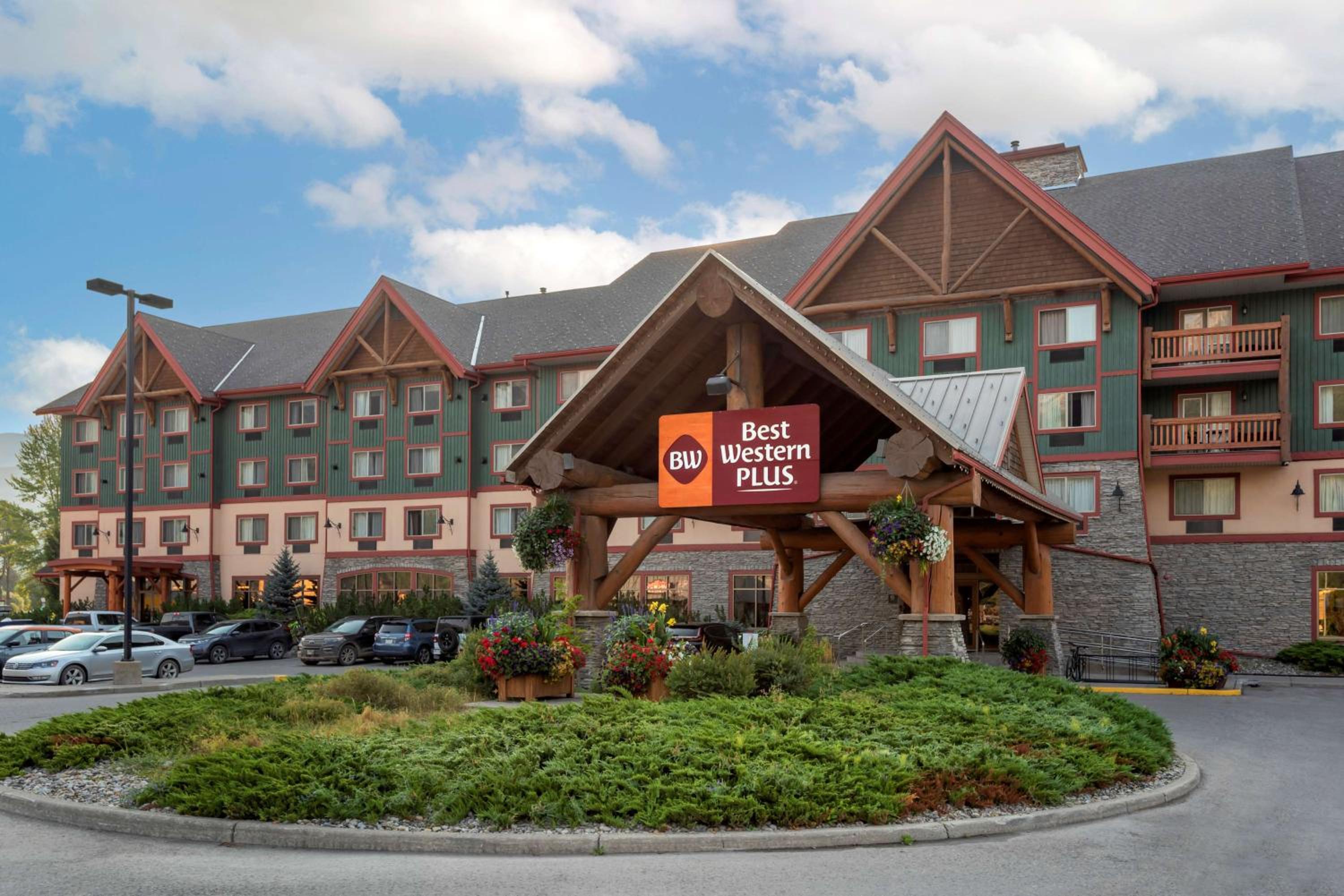 Fernie Vacations - Best Western Plus Fernie Mountain Lodge - Property Image 1