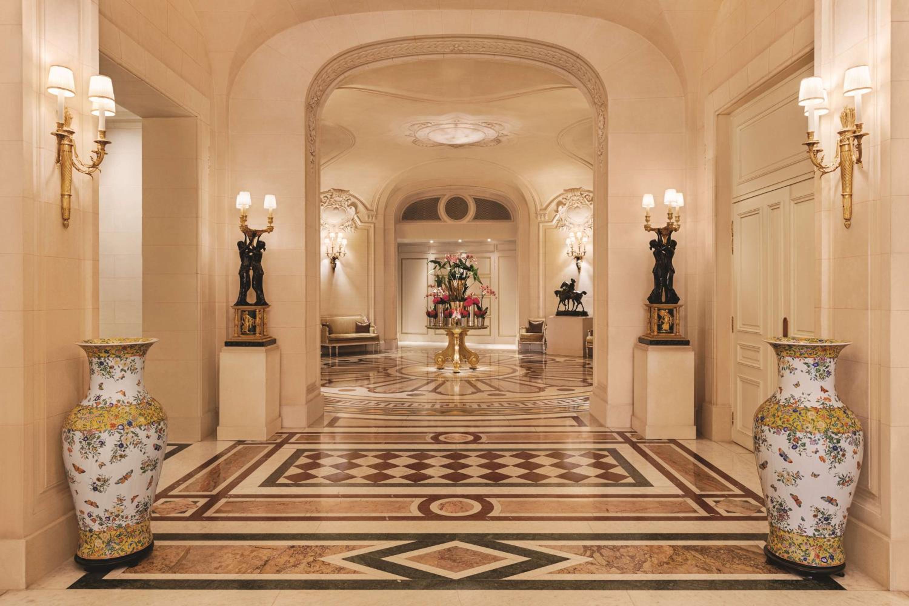 Reception & Lobby