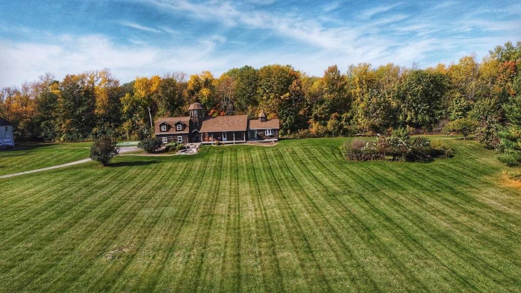 Hillside Estate - 14 Acre Waterfront Log home on Lake Champlain view 3