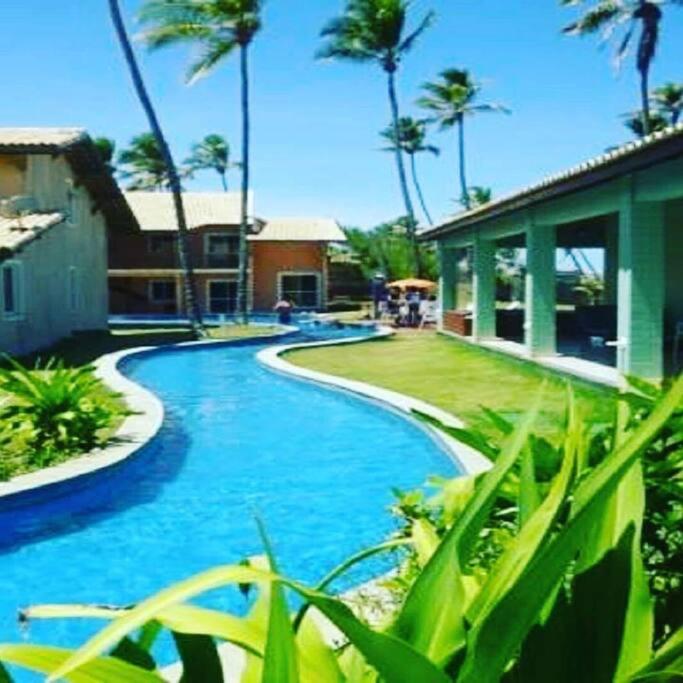 Village em Condomínio c/ piscina e acesso a praia