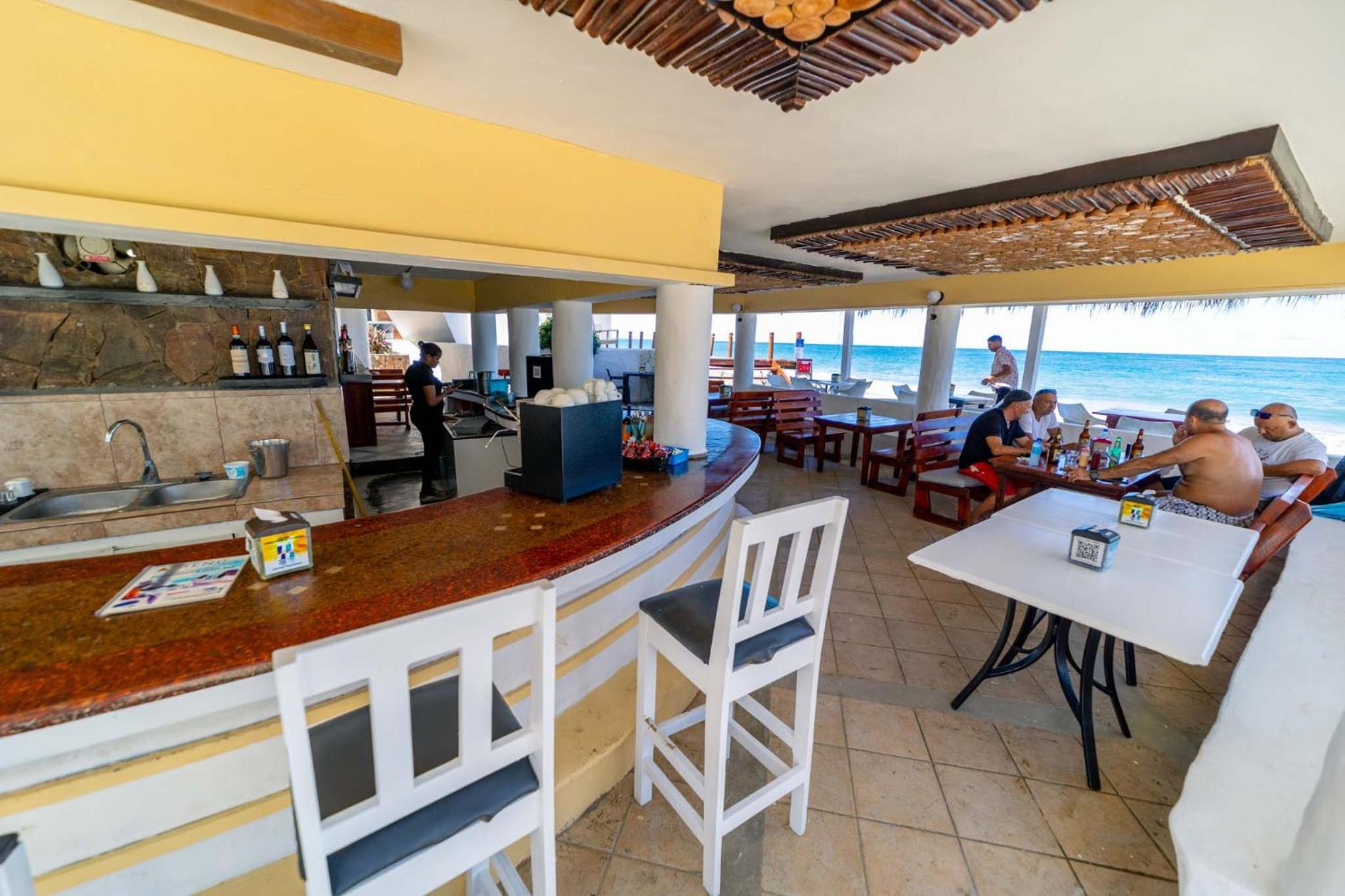 Oceanfront Kite Beach Studio with Pool and fast WiFi view 5