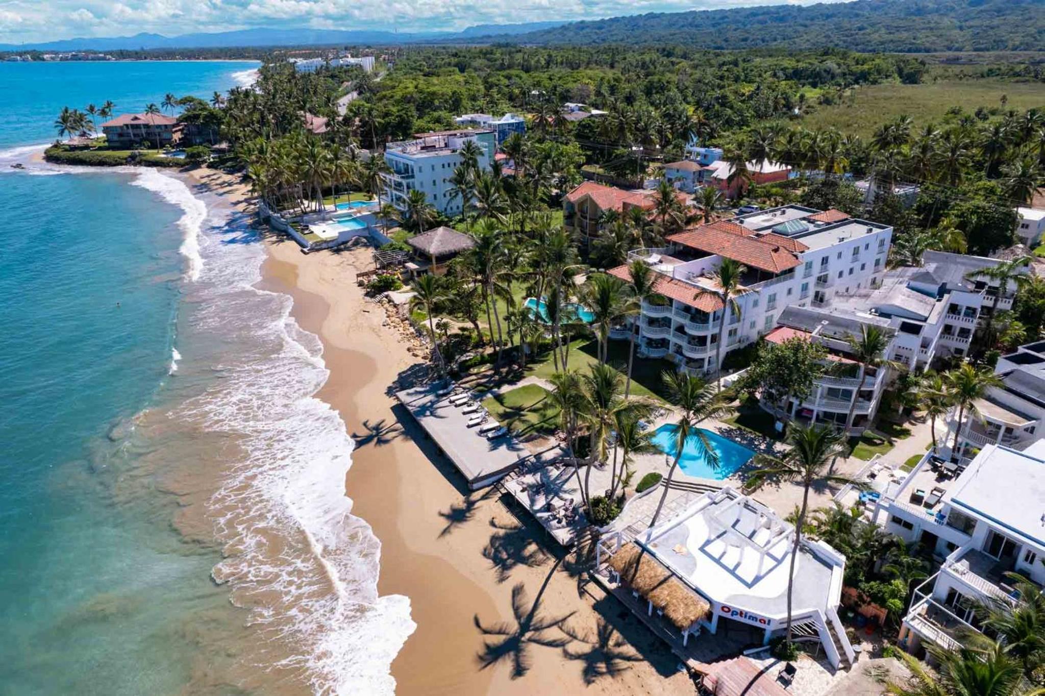 Oceanfront Kite Beach Studio with Pool and fast WiFi view 4