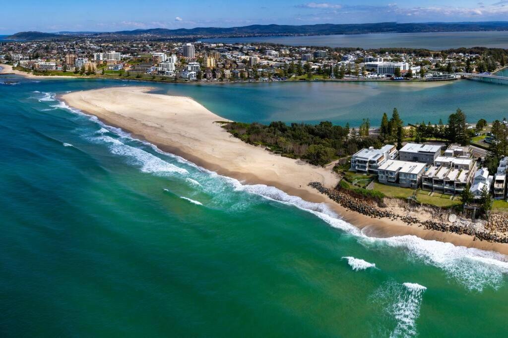 Paradise Penthouse - Beach Front Style and Luxury