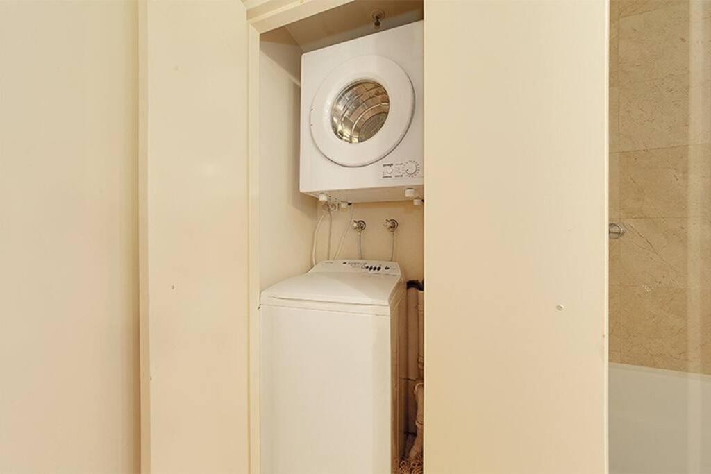 Fantastic location - apartment in Sydney CBD BON02617