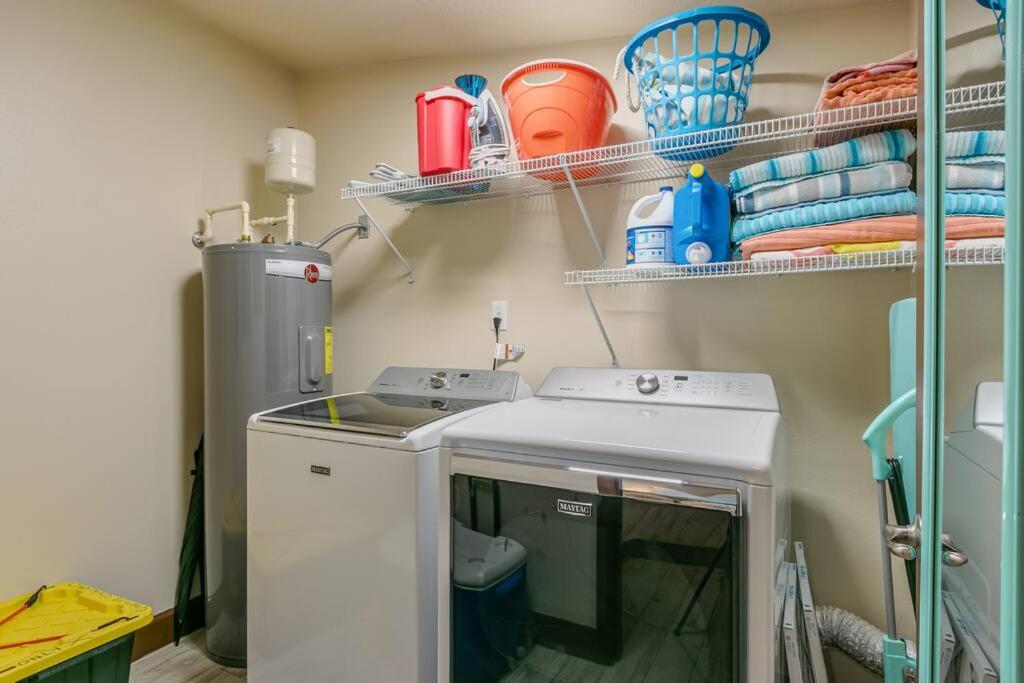 Entire Villa - Sleeps 16 Heated Pool East of A1A view 4