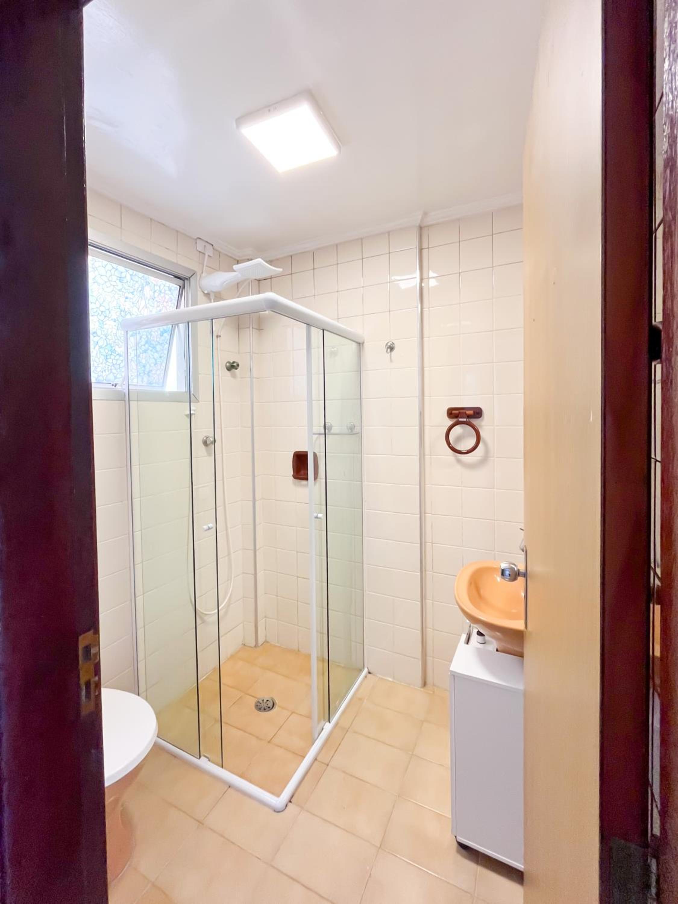 Apt 2 dorm na quadra da praia Ocian - Praia Grande SP