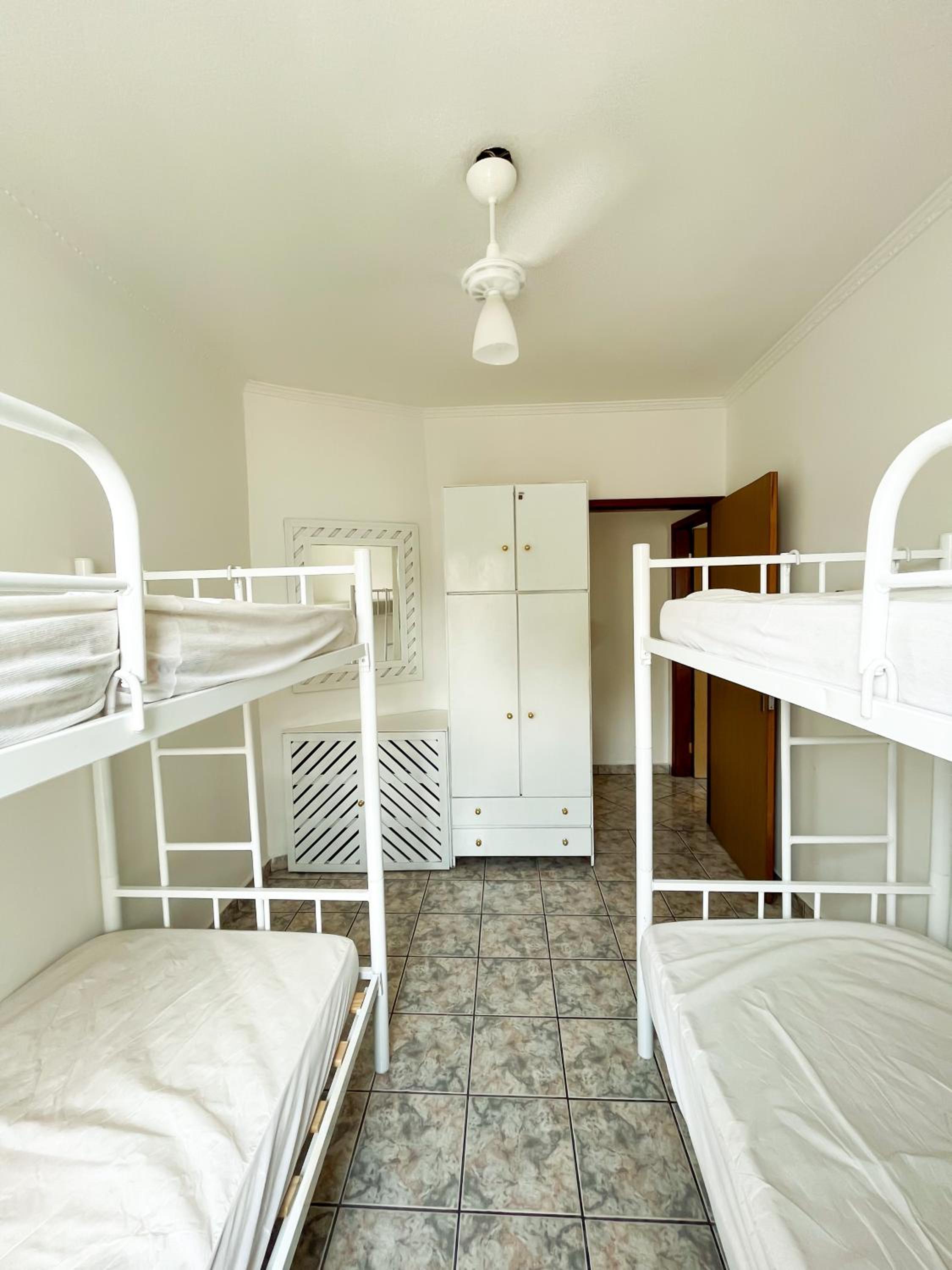 Apt 2 dorm na quadra da praia Ocian - Praia Grande SP