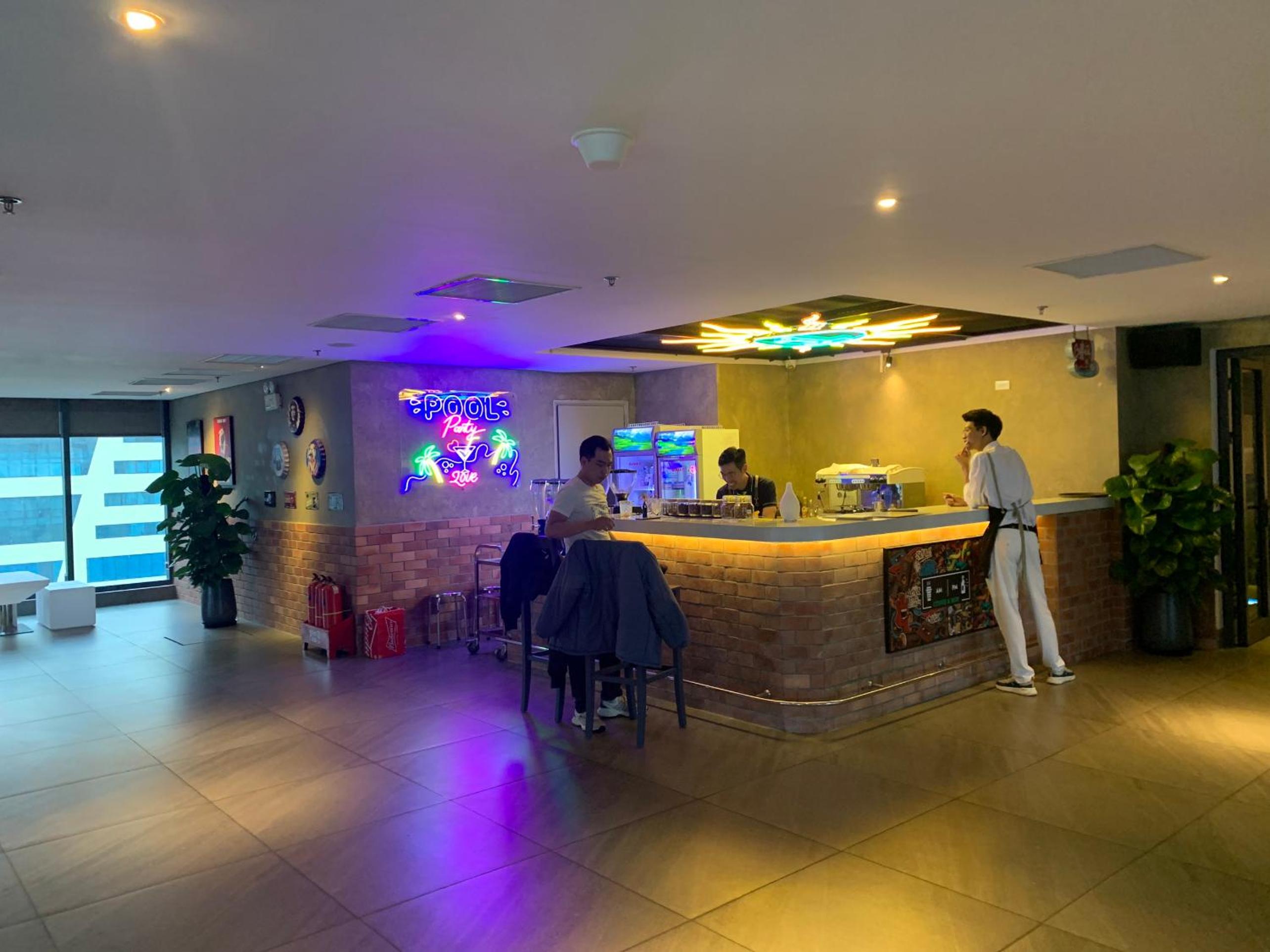 Asahi Luxstay - Golden Park Big corner Apartment with Cầu Giấy park view