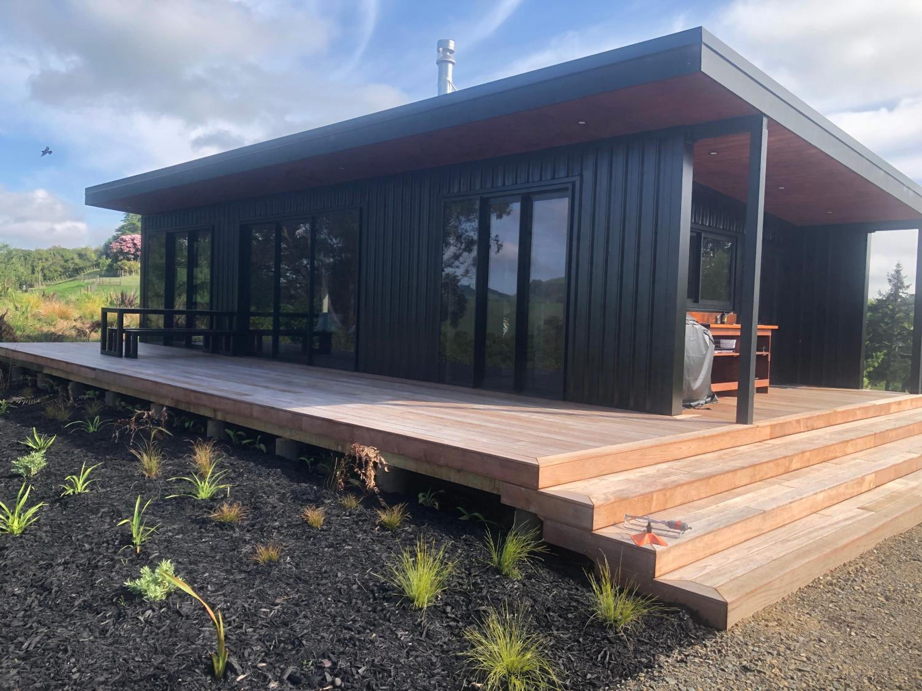 Whakaipo Bay Cabin Retreat Taupo - Image 2