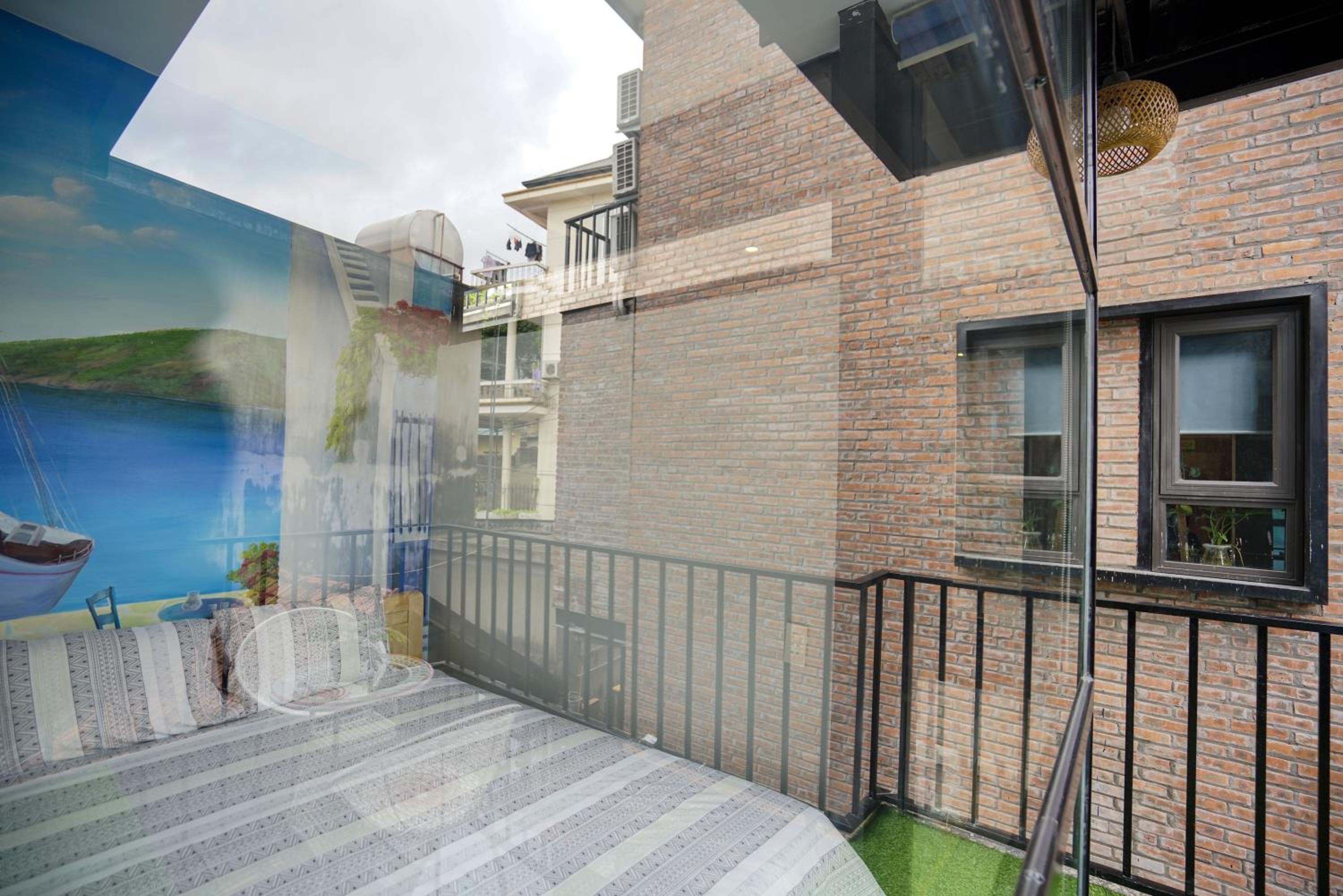 Private room in Halong center-Almor Homestay