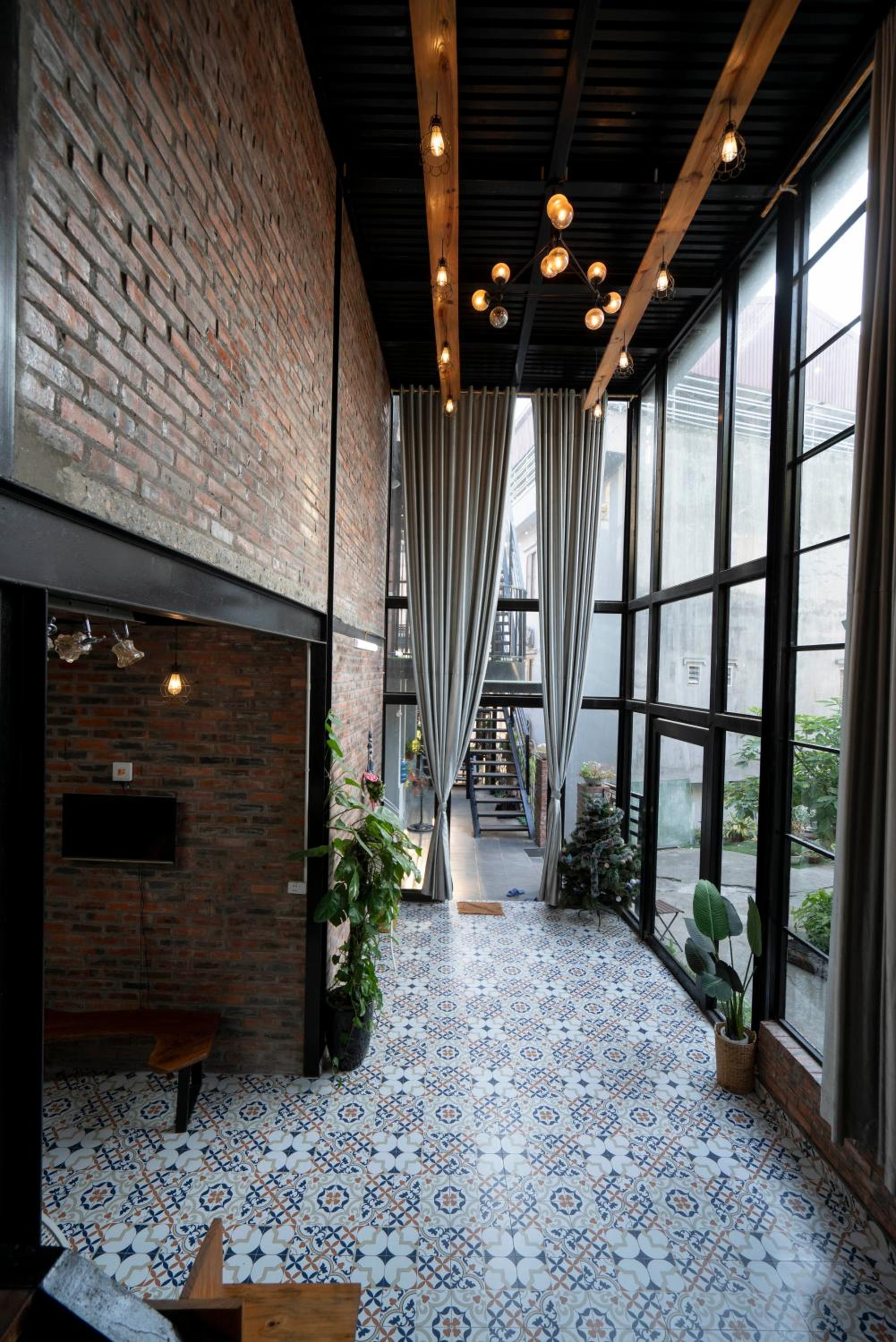 Private room in Halong center-Almor Homestay
