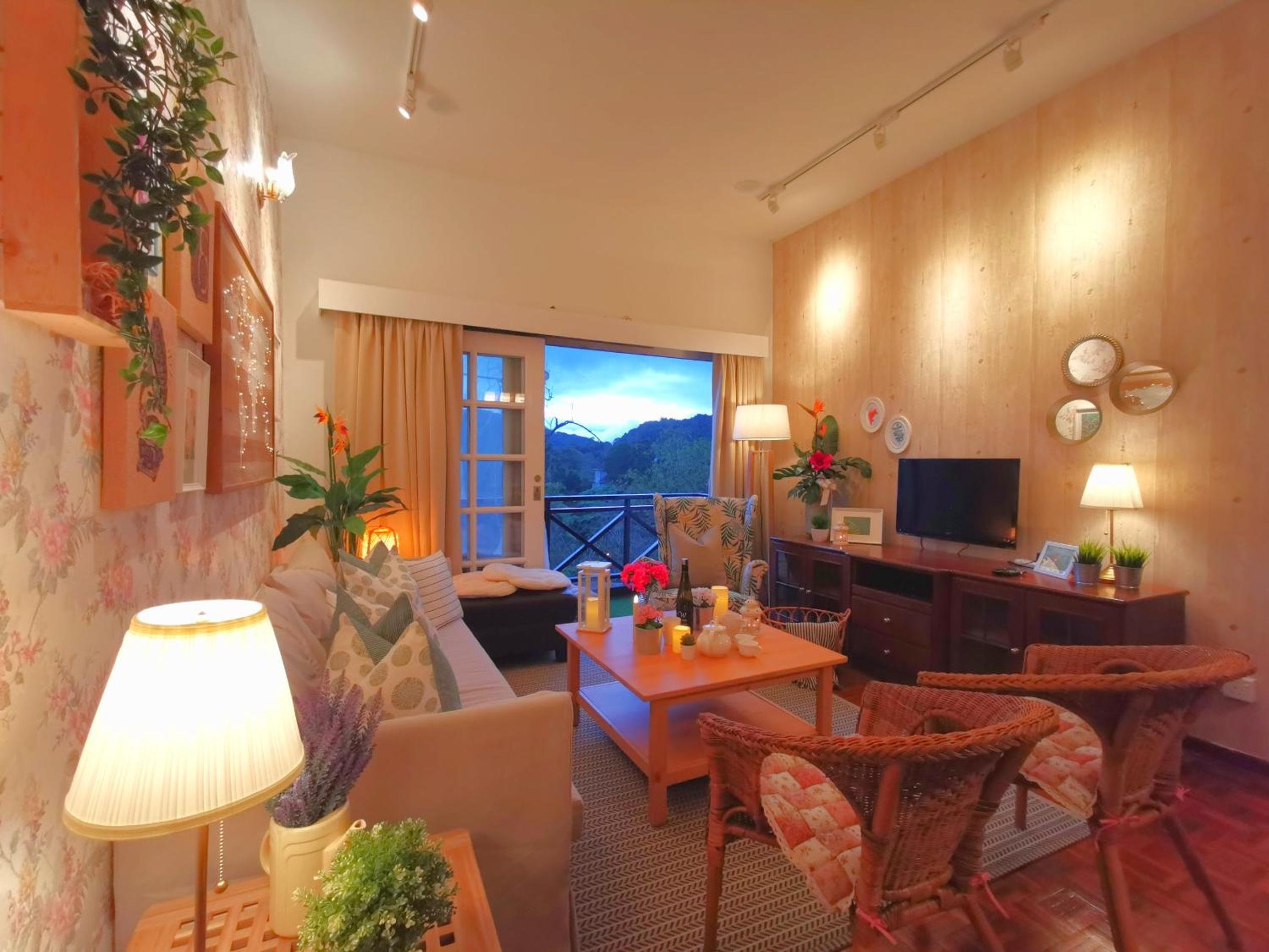 Green Hill Apartment