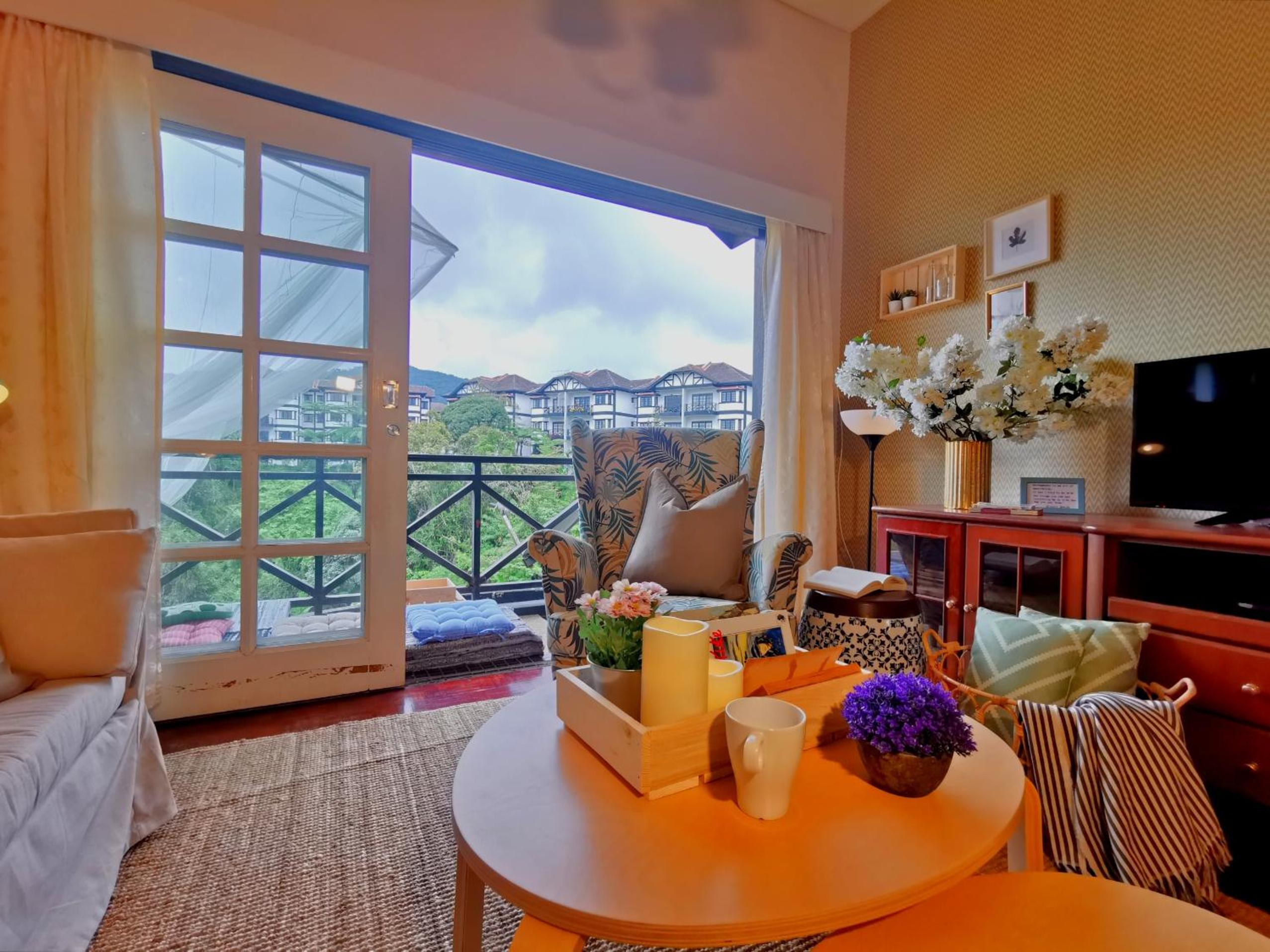Green Hill Apartment