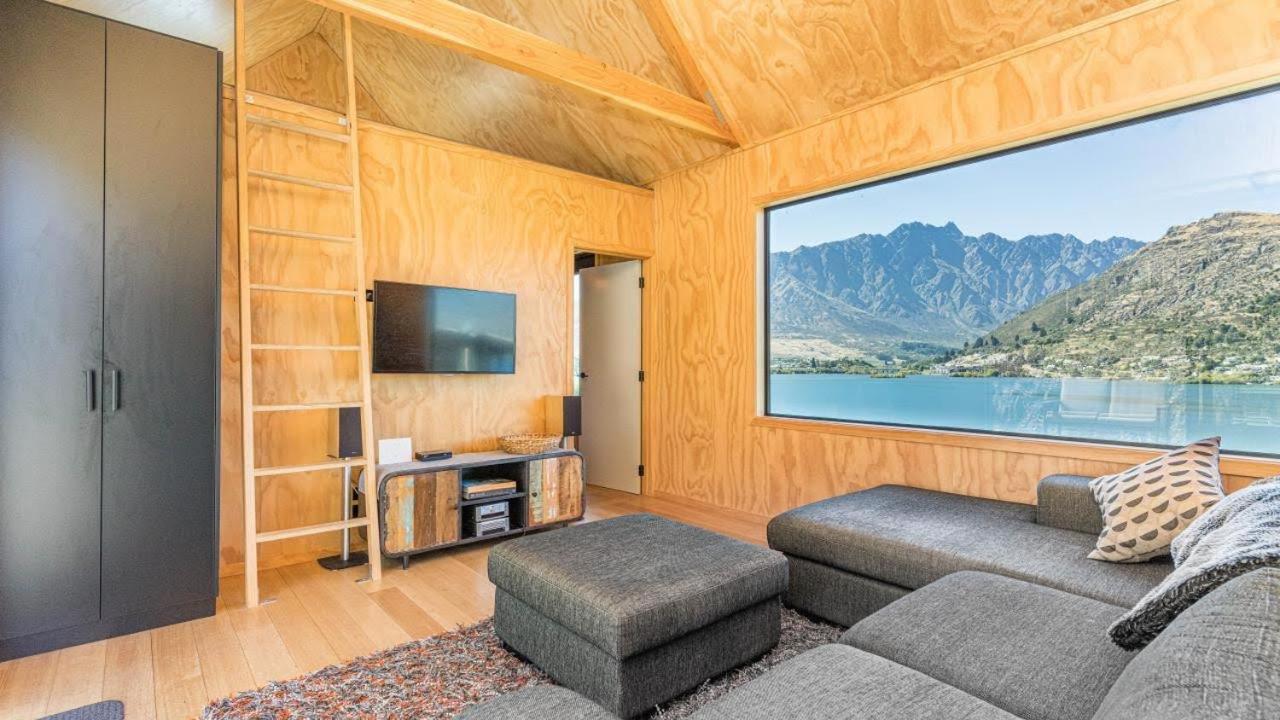 Picture Perfect - Queenstown Holiday Home view 3