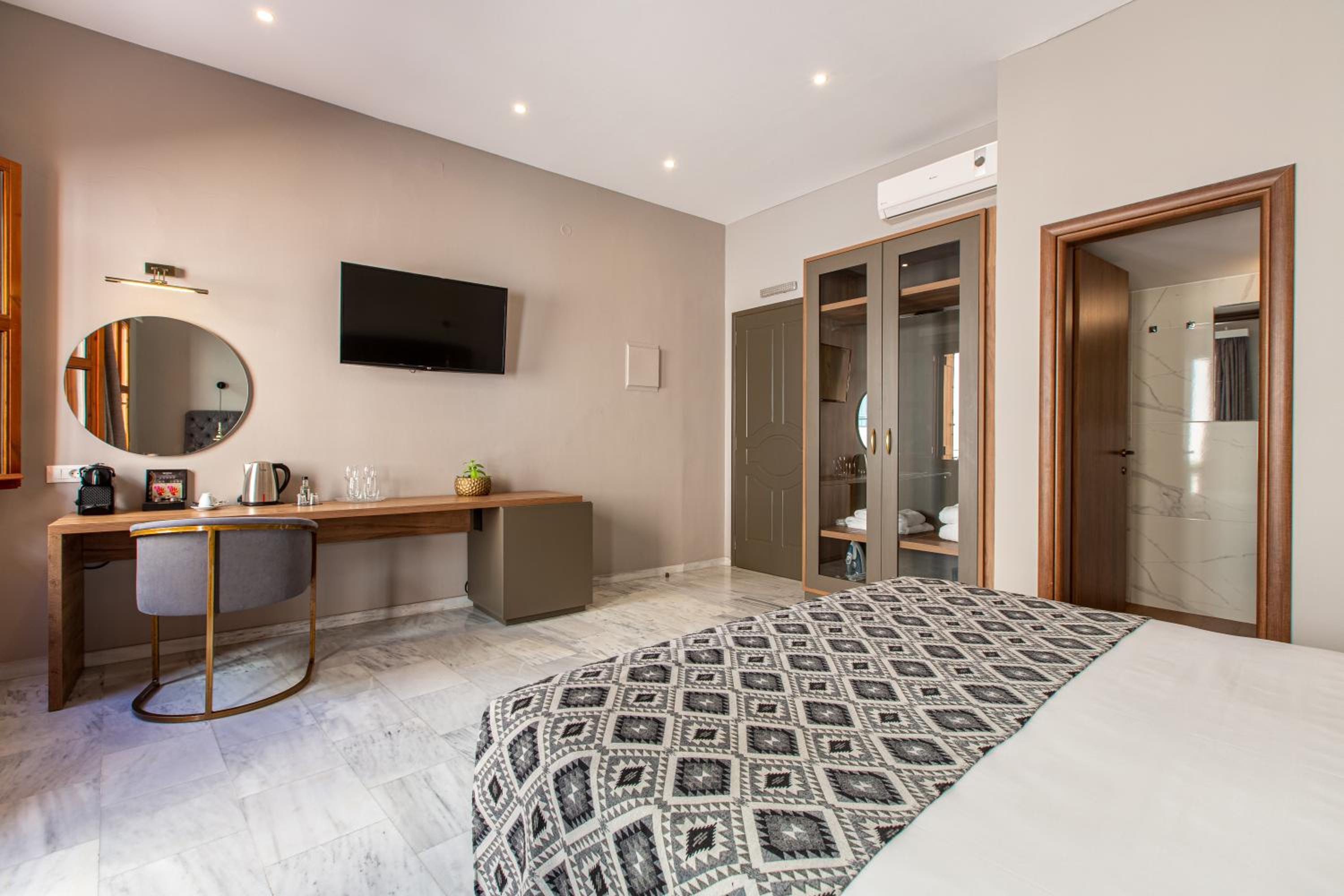 Minaret Suites and Apartments
