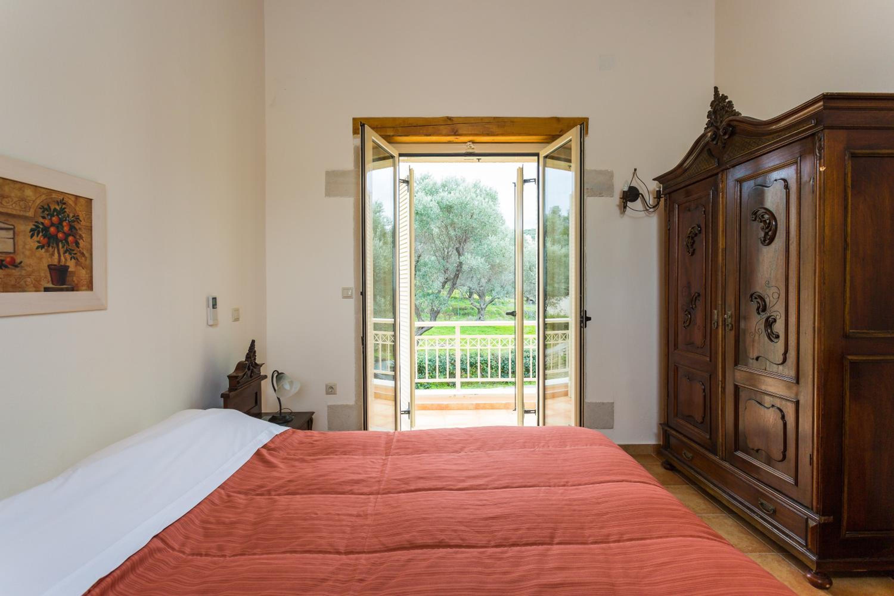 Maroulas Villa Estate