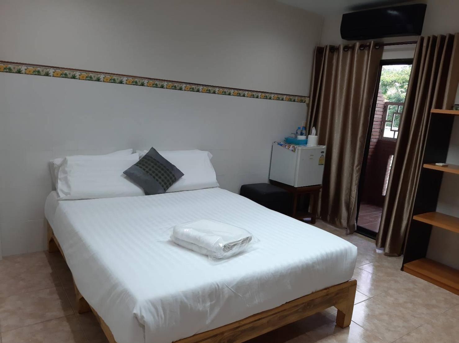 Eastan View Apartment view 5