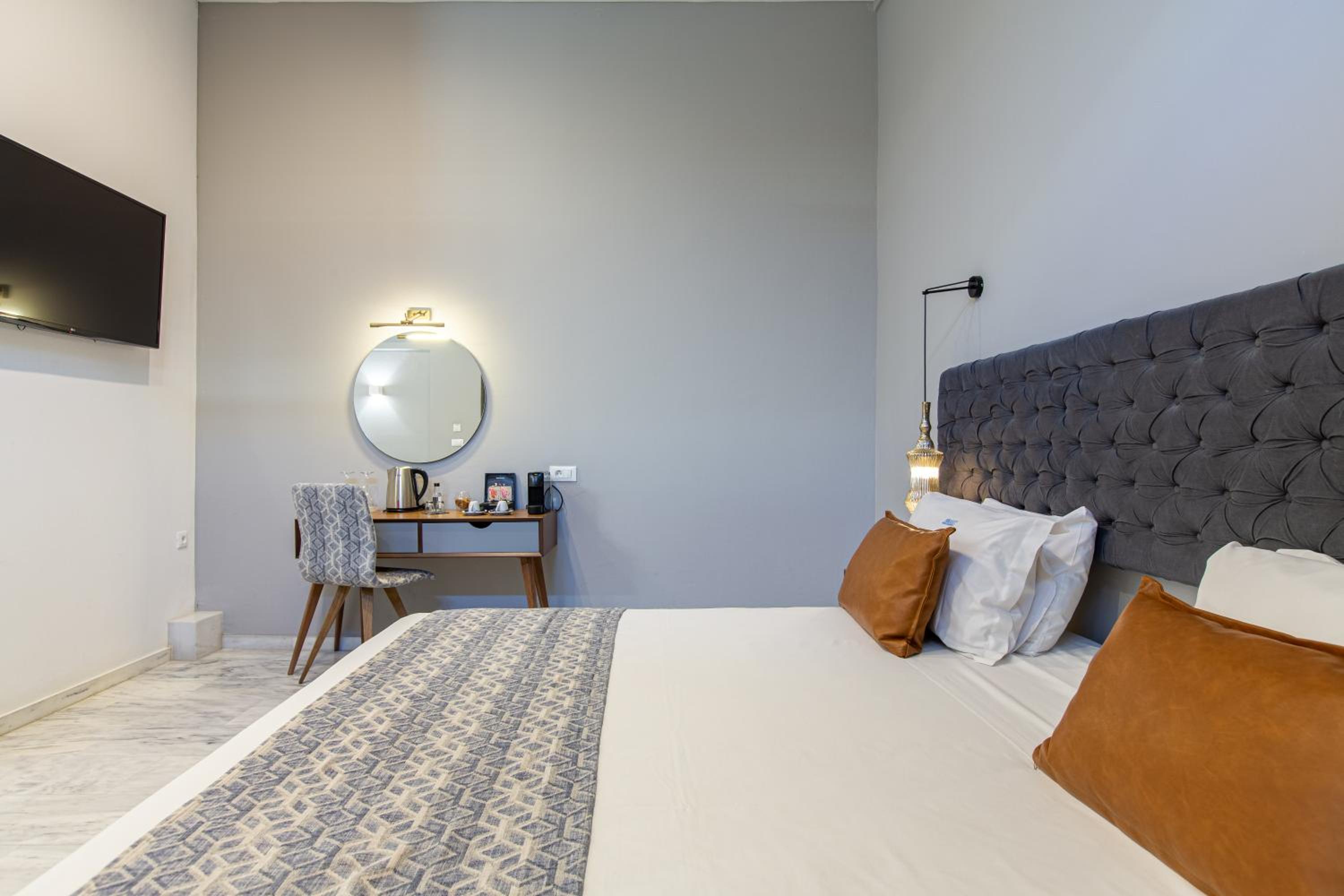 Minaret Suites and Apartments
