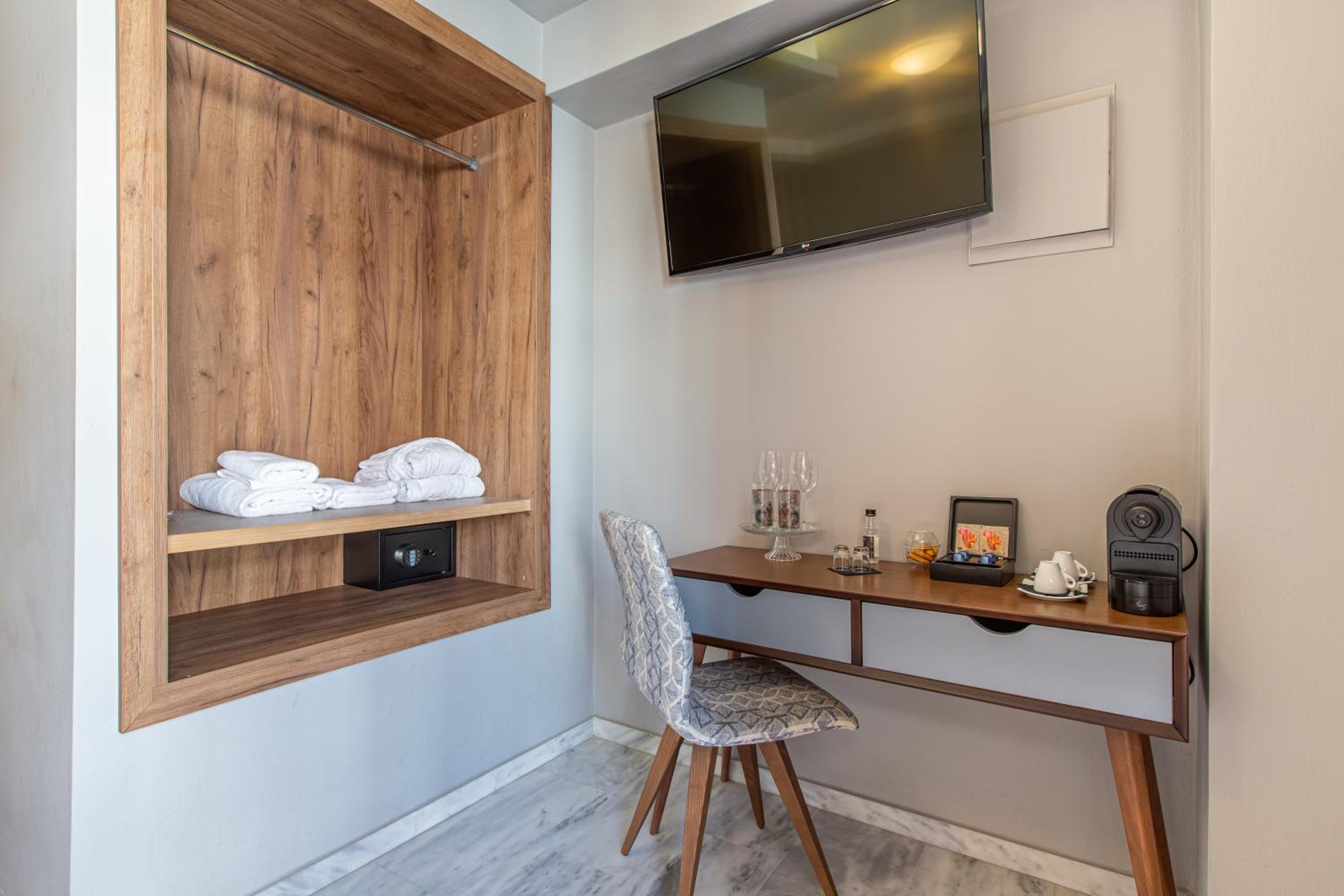 Minaret Suites and Apartments