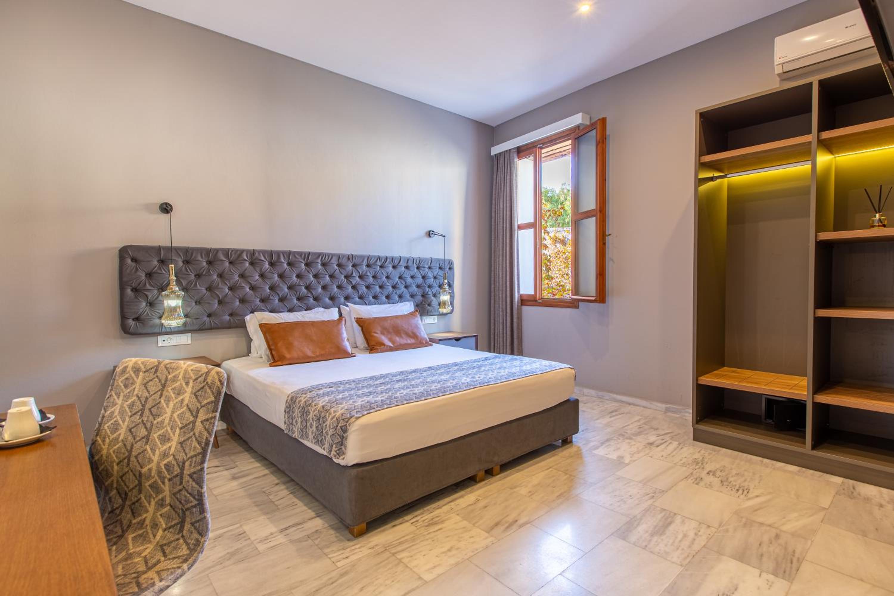 Minaret Suites and Apartments