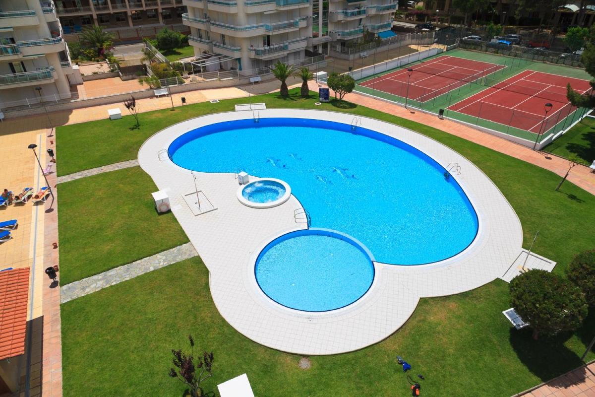 UHC Larimar Family Complex