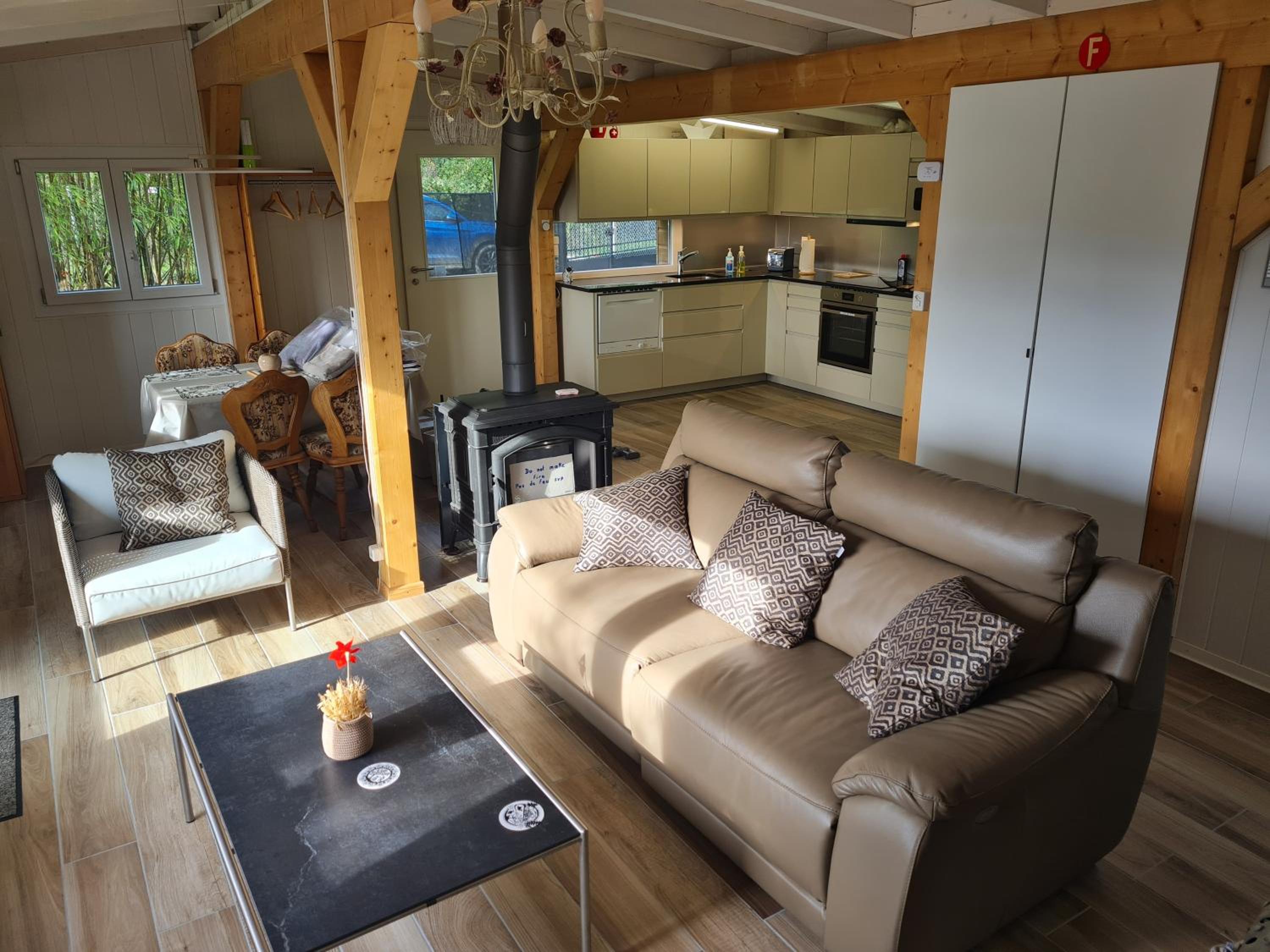 Rhône Cottage 4, villa, jardin, vélos, balançoires, jeux, 200m étang Vieux Rhône