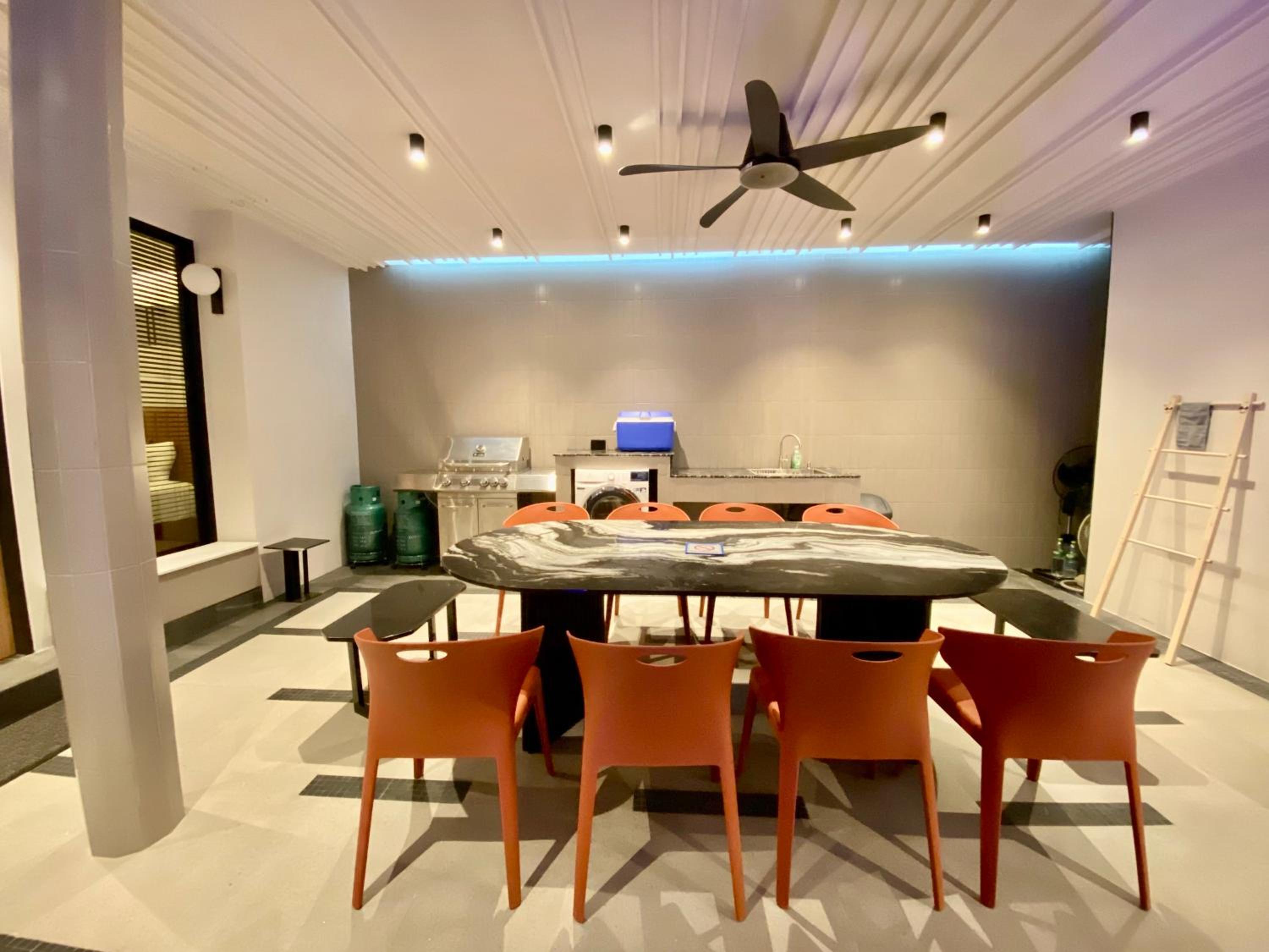 dining