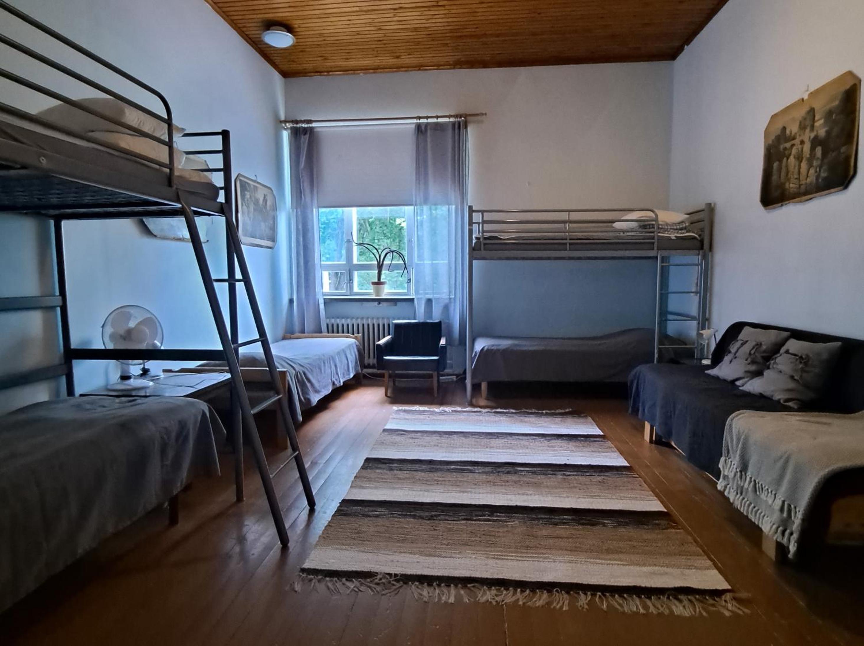 Vanhan Koulun Majatalo-Old School Guest House