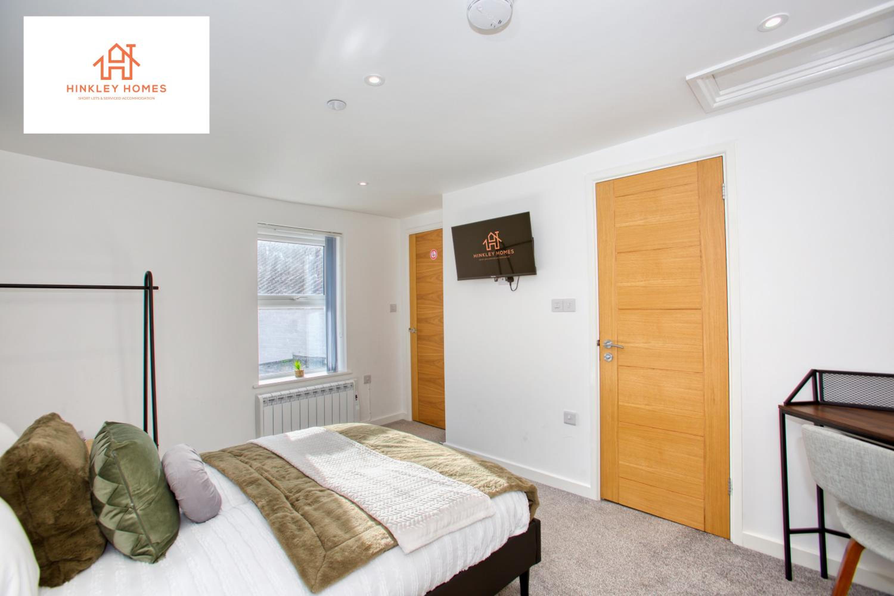 1bedroom apartment in central Bridgwater - long stays welcome - By Hinkley Homes Short Lets & Serviced Accommodation view 5