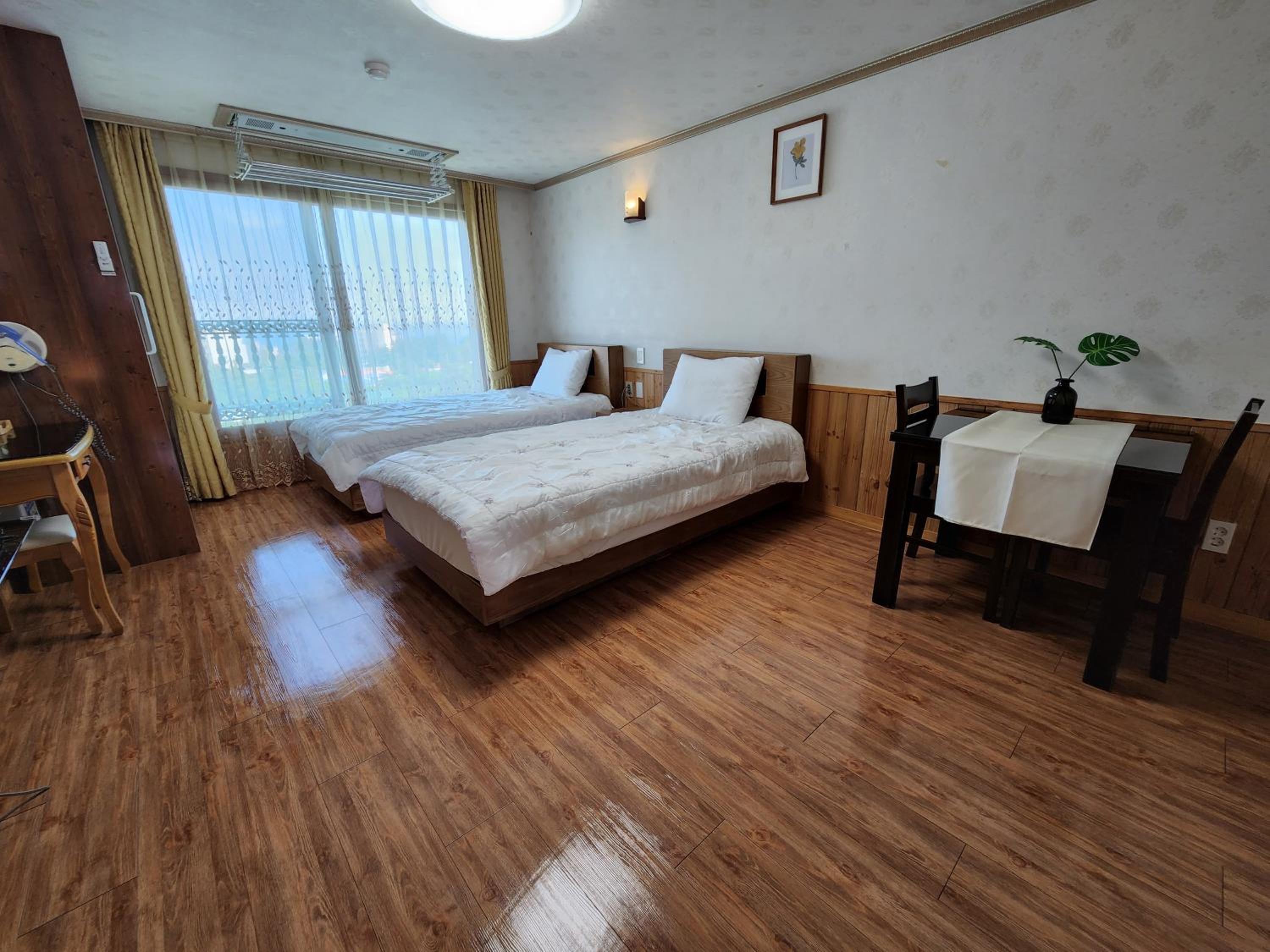 Jungmun Haesung Parktel