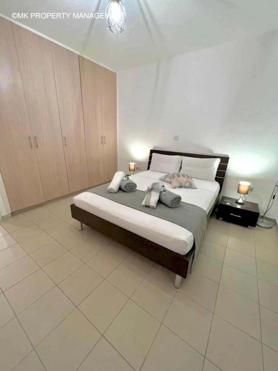 City Flats Apt.C307 view 5