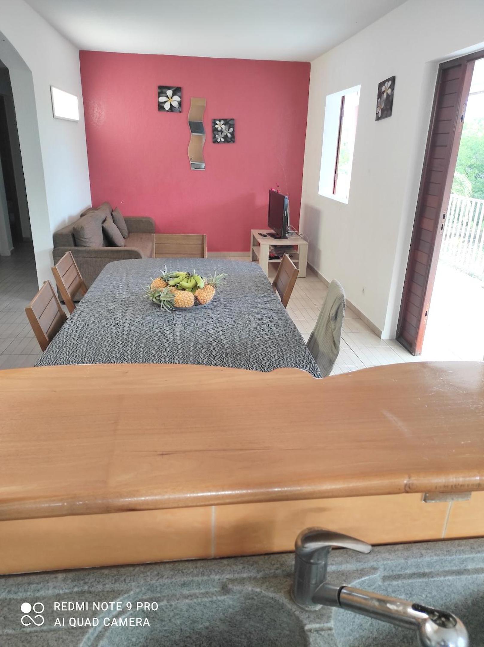Appartement convivial au cœur de Le Moule avec piscine partagée view 3