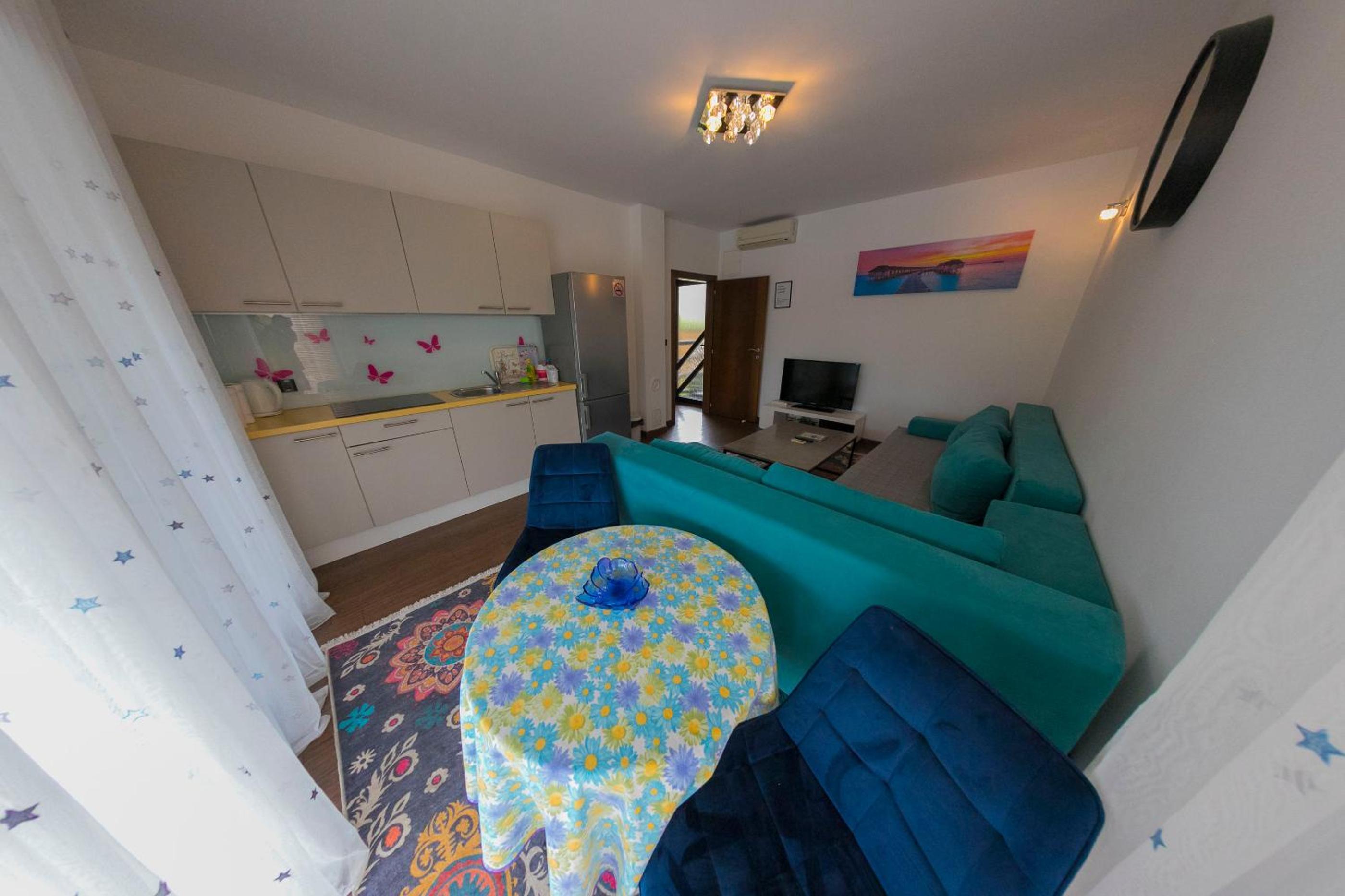 Holiday Homes Pozitiva