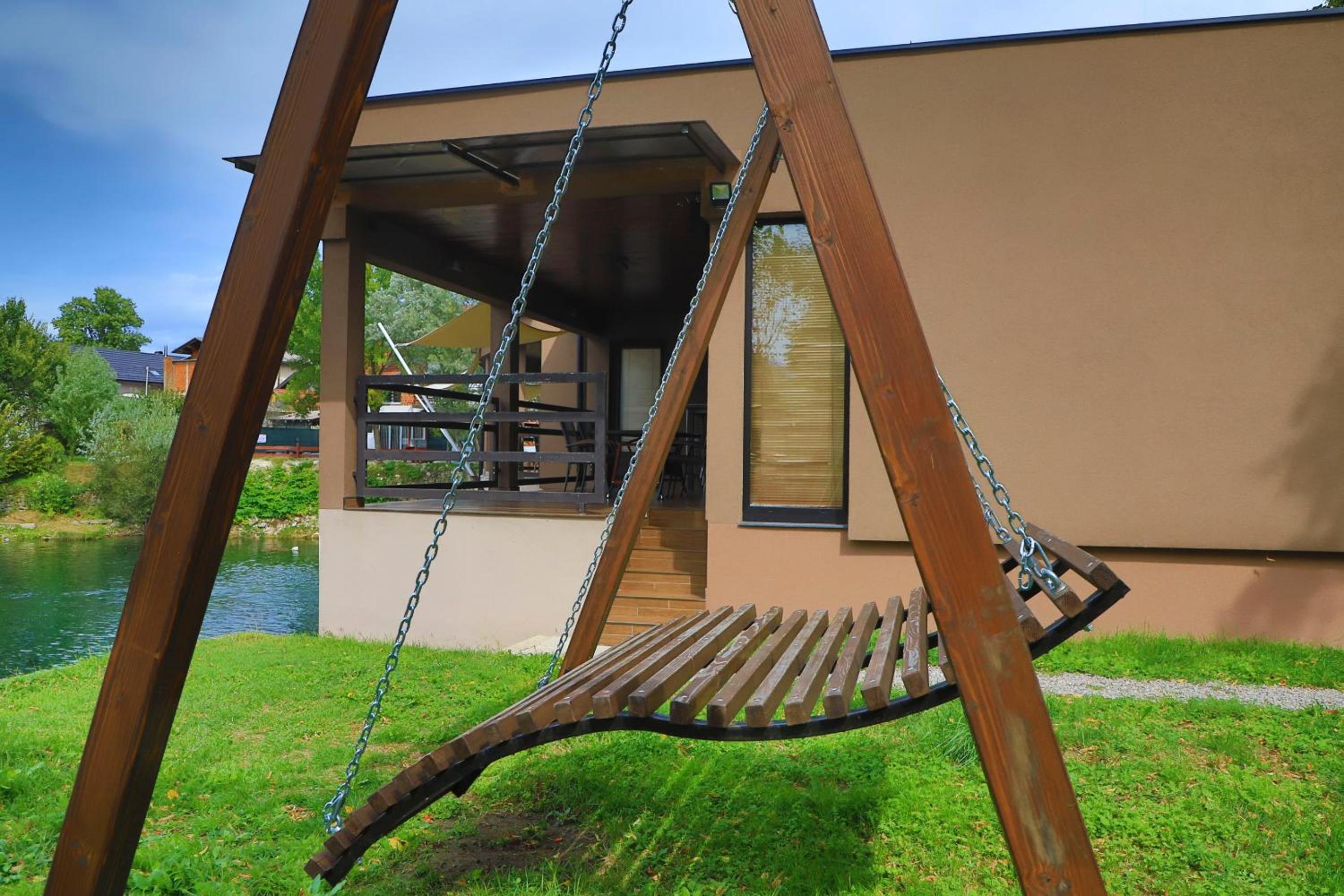 Holiday Homes Pozitiva