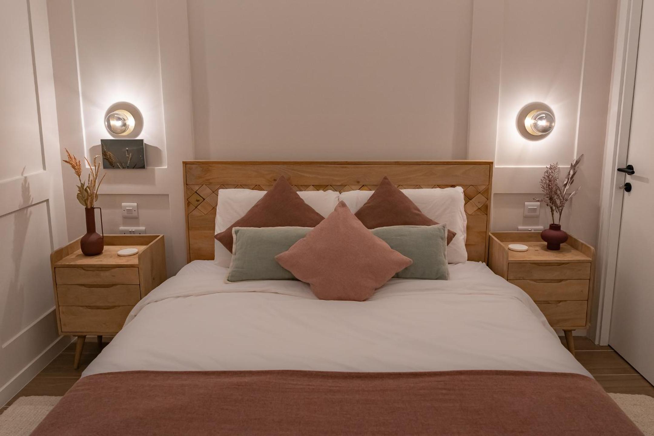 Luxury 2BDR in the Heart of Valletta! TV and WiFi view 3