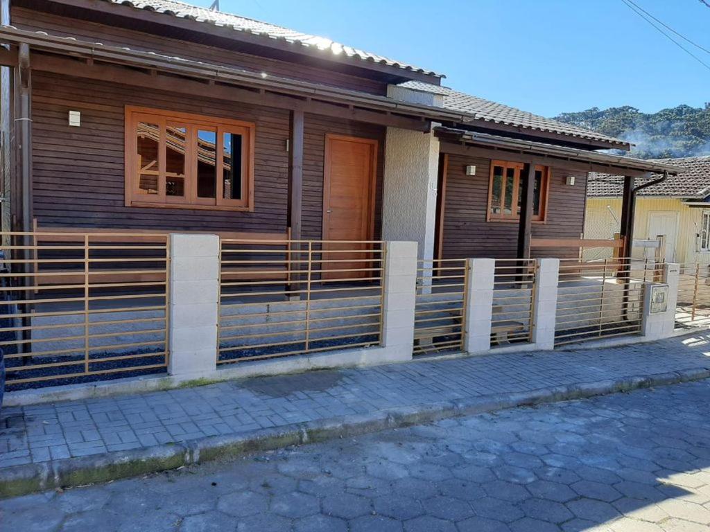 Águia Dourada Hospedagem Casa 01