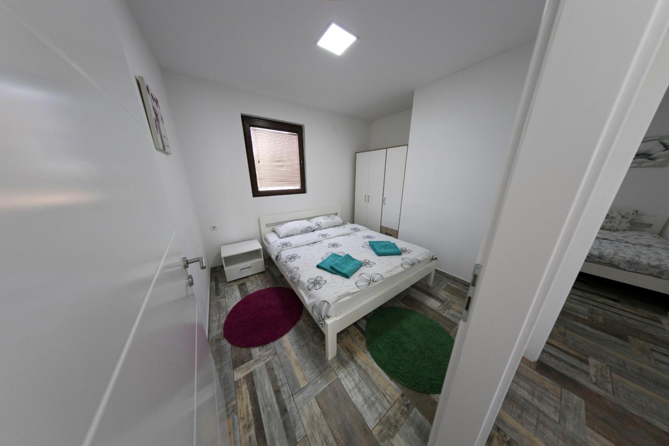 Holiday Homes Pozitiva