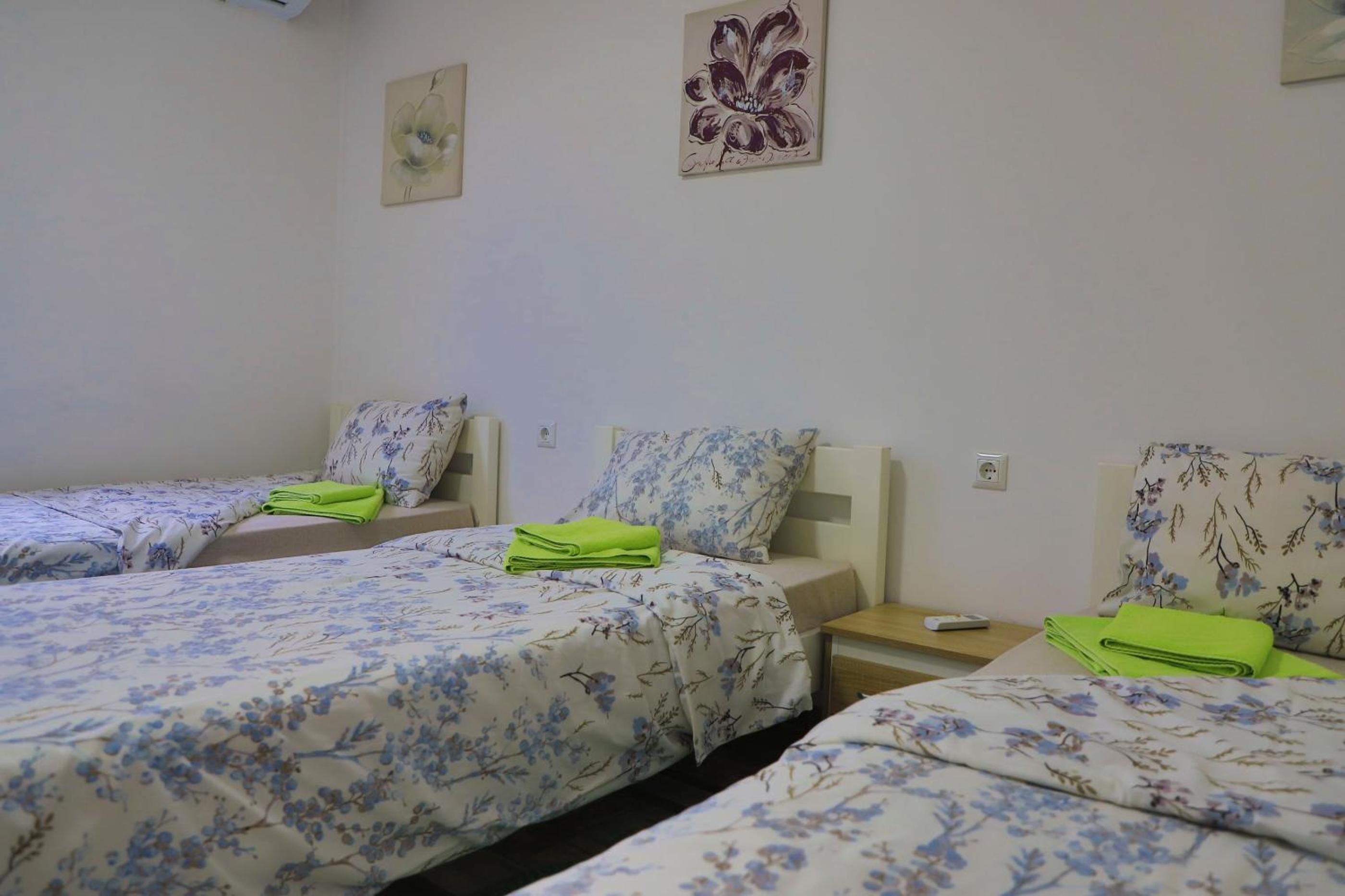 Holiday Homes Pozitiva