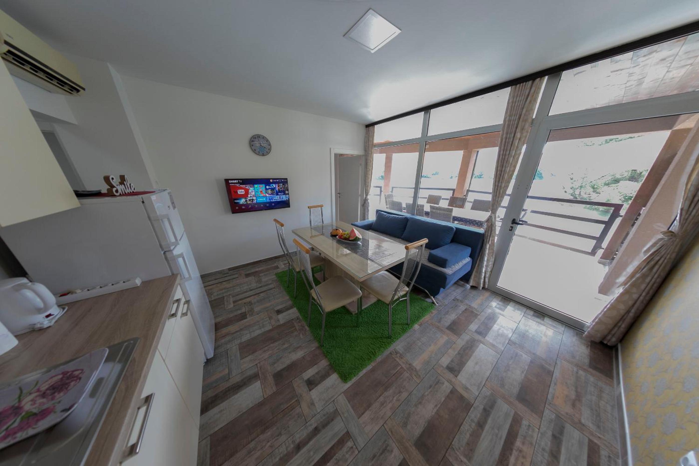 Holiday Homes Pozitiva