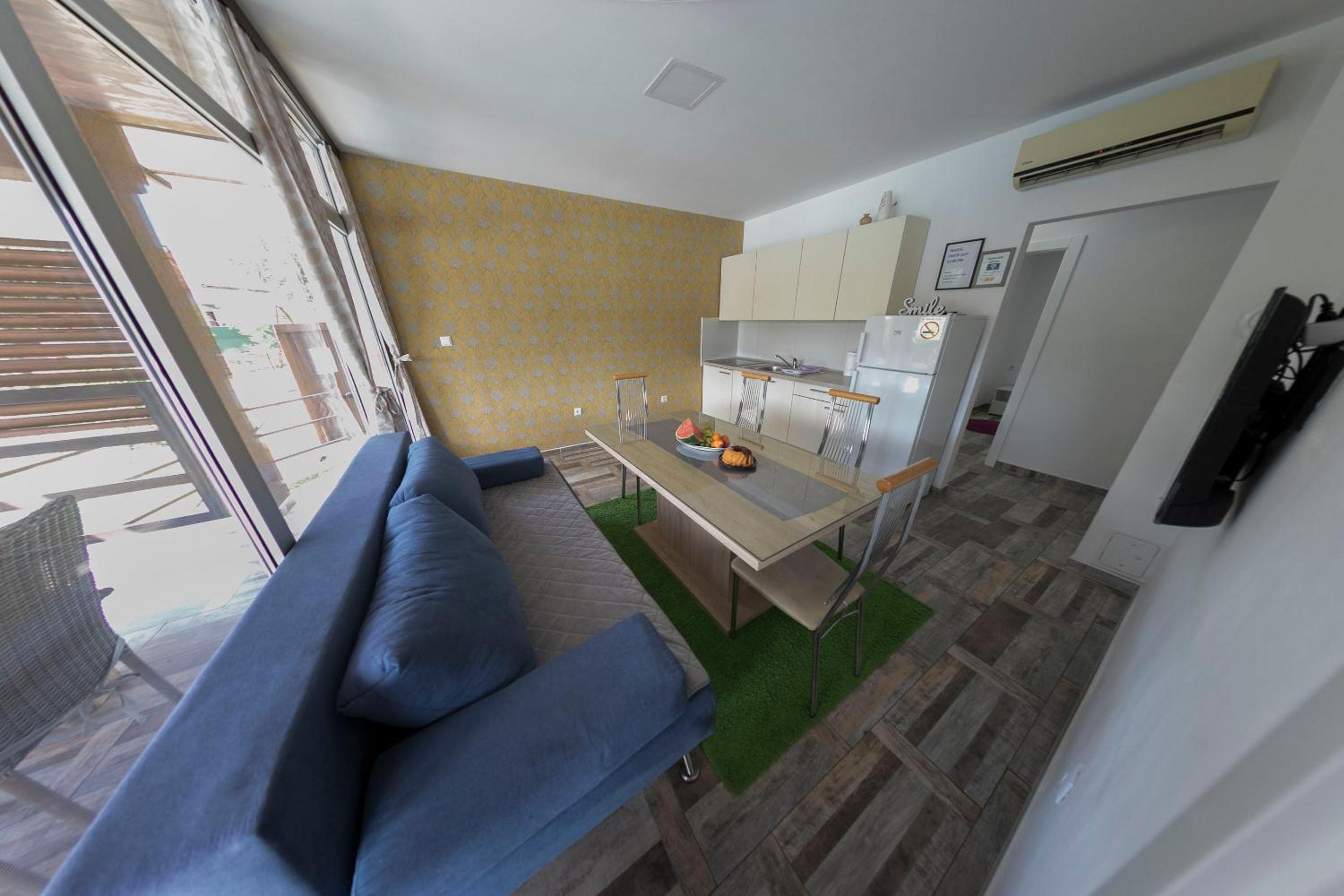 Holiday Homes Pozitiva
