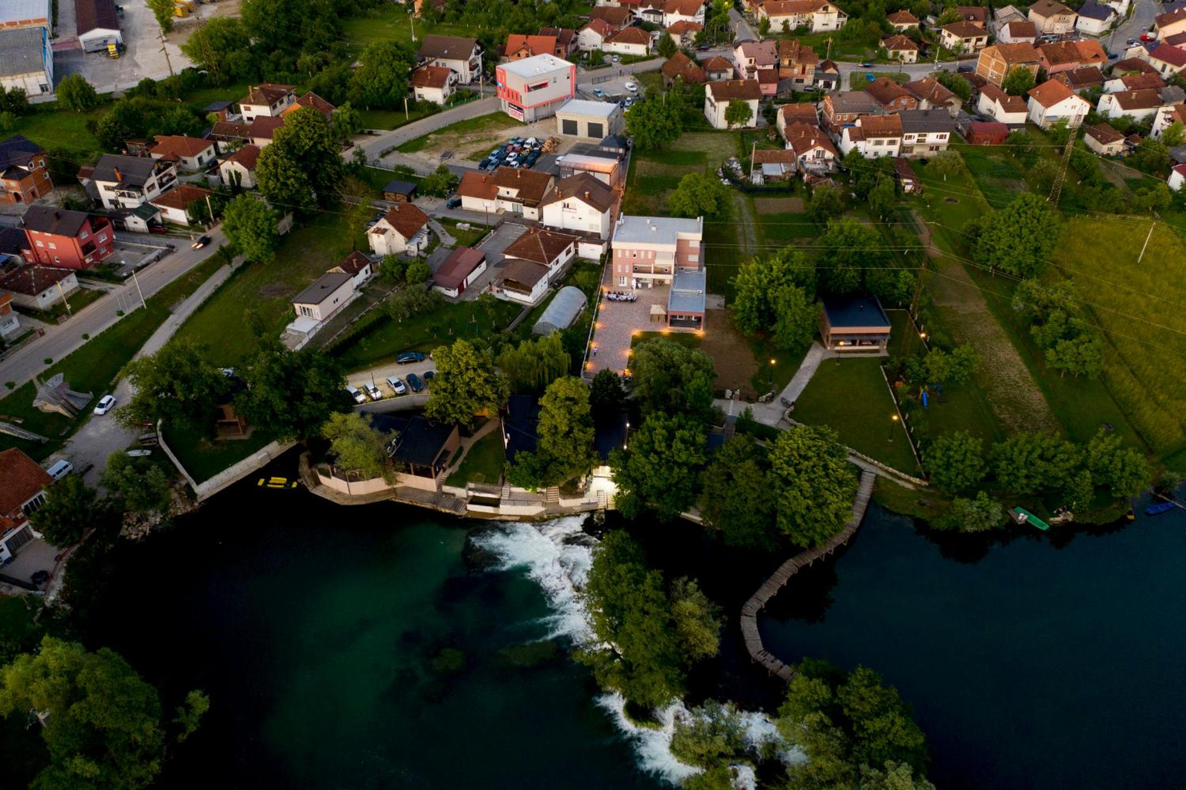 Holiday Homes Pozitiva