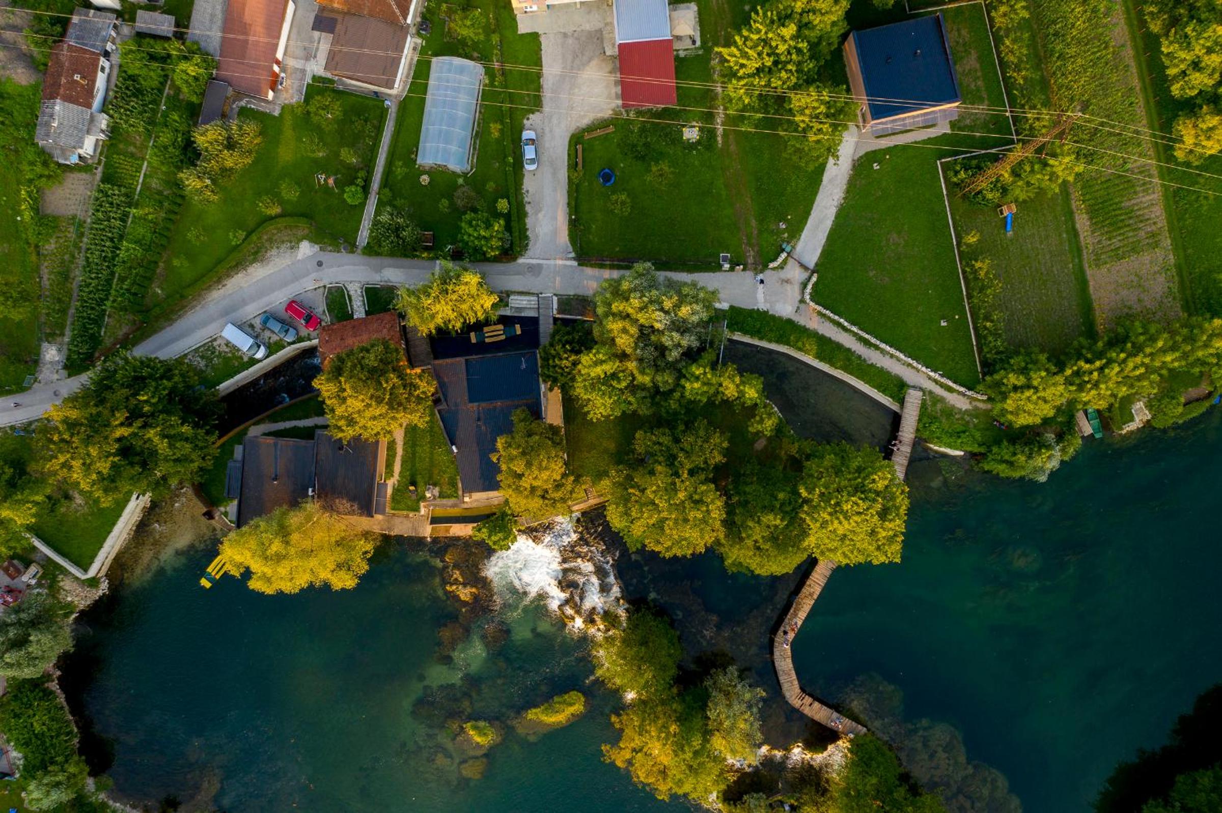Holiday Homes Pozitiva