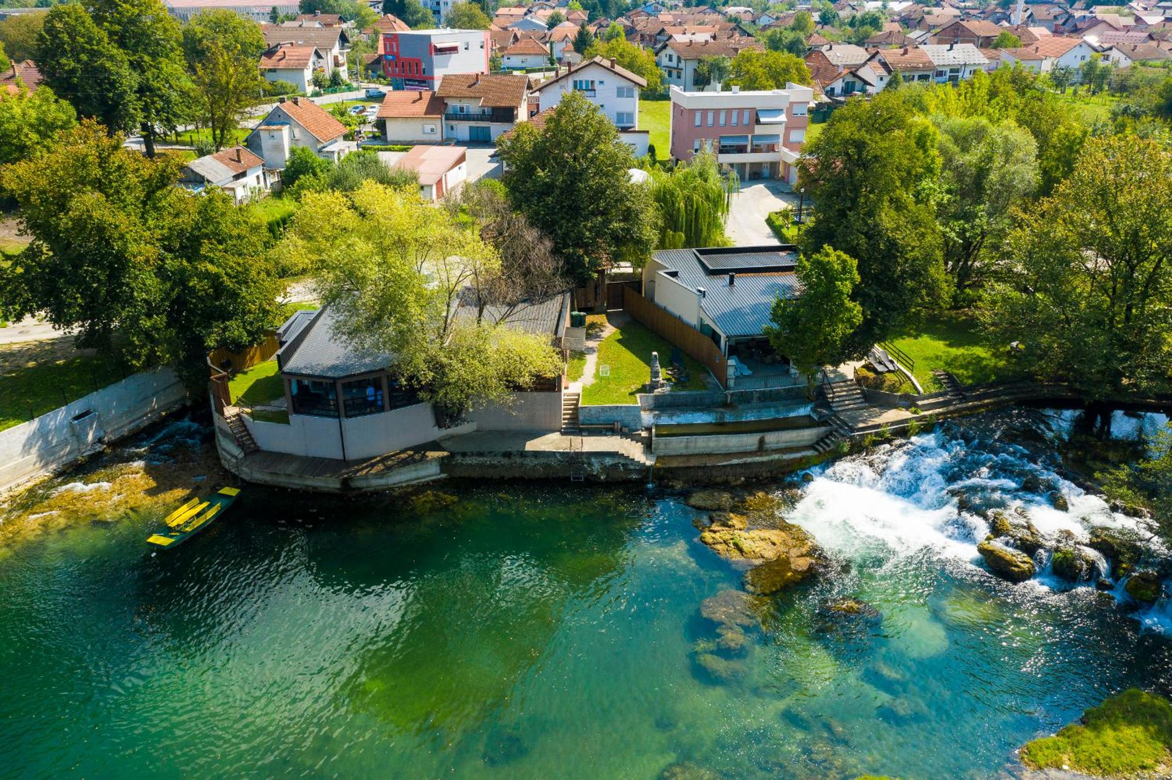Holiday Homes Pozitiva