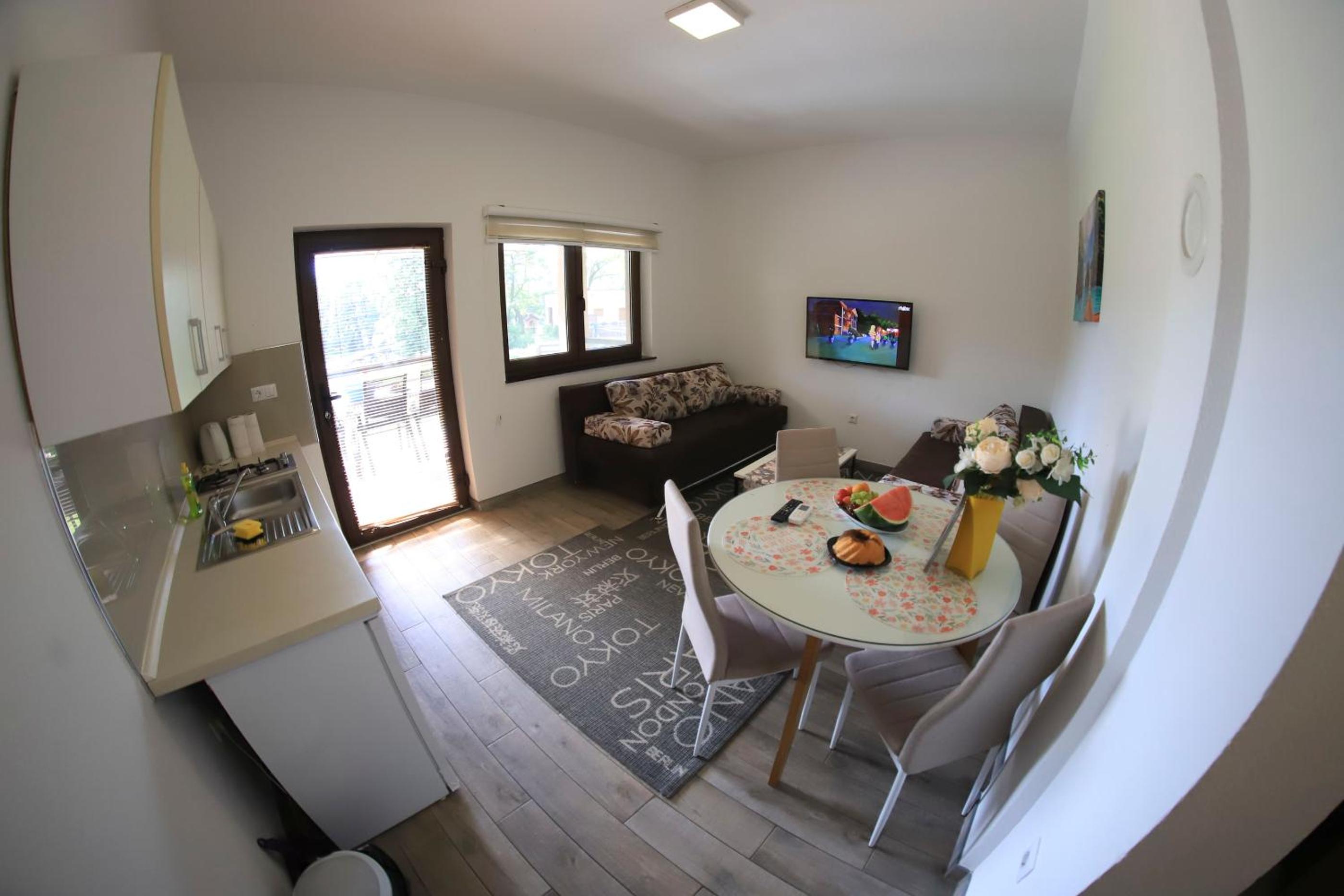 Holiday Homes Pozitiva