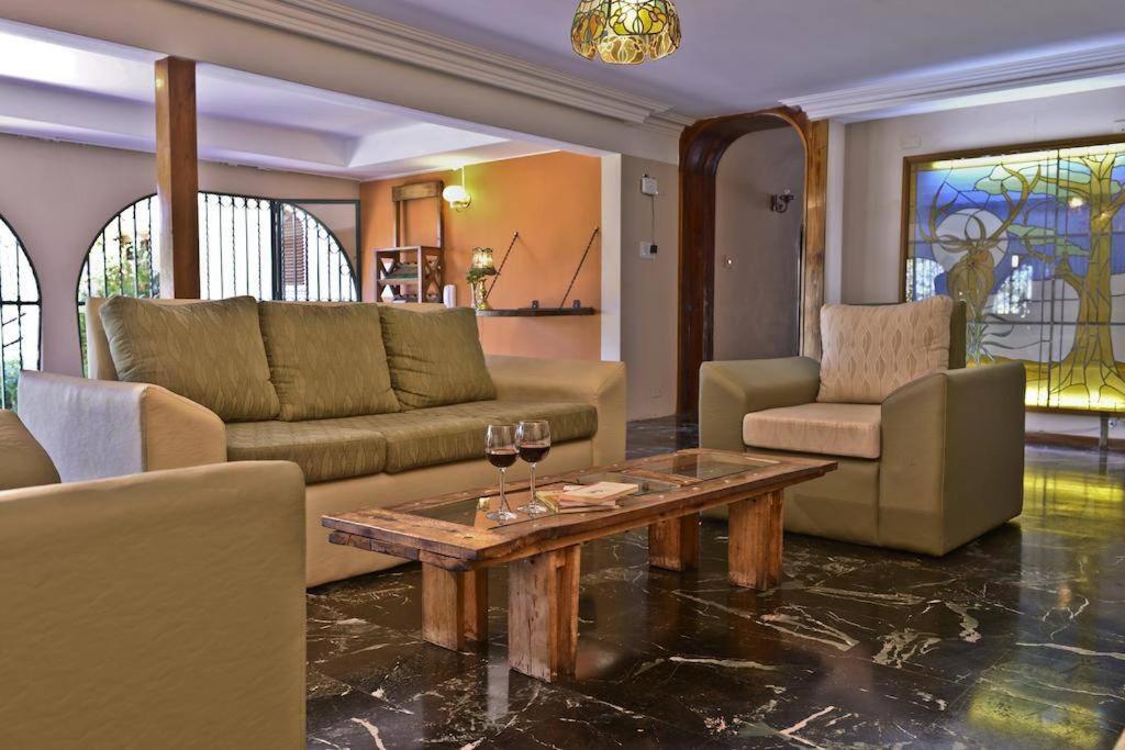 CASA VILLA LOS SAUCES